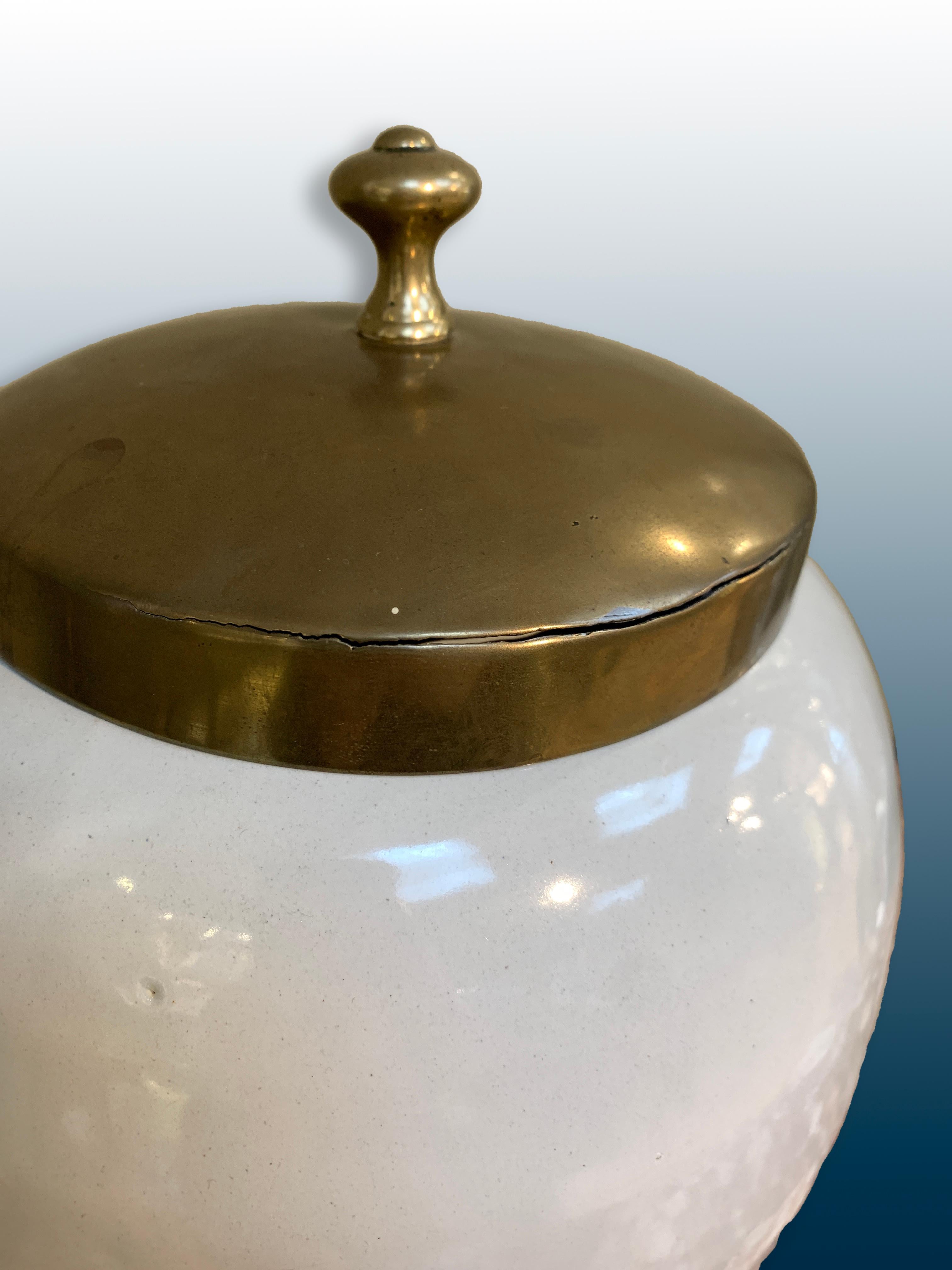 Dutch Delftware Tobacco Jar with Brass Lid, 18th Century, Straatsburg For Sale 1
