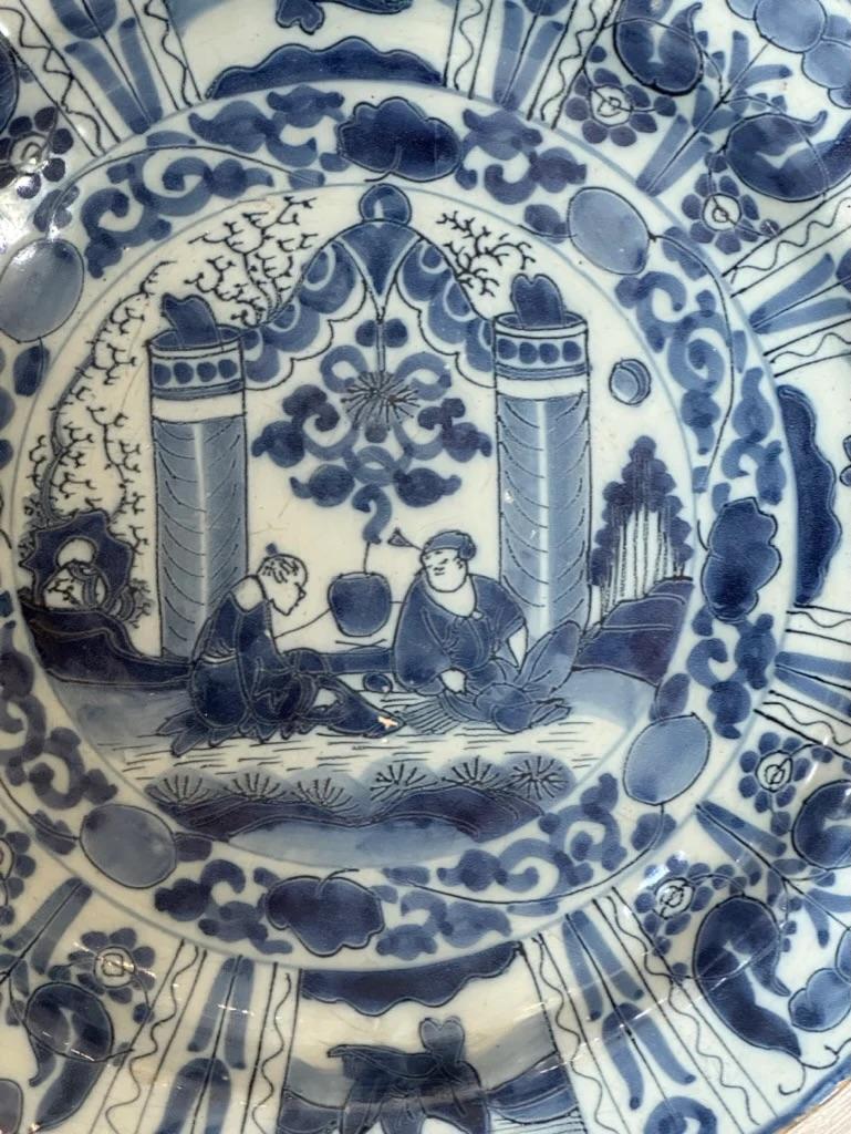 Dutch Delftware Wanli-Style Blue and White Charger, 17th Century. In Good Condition For Sale In Charlottesville, VA