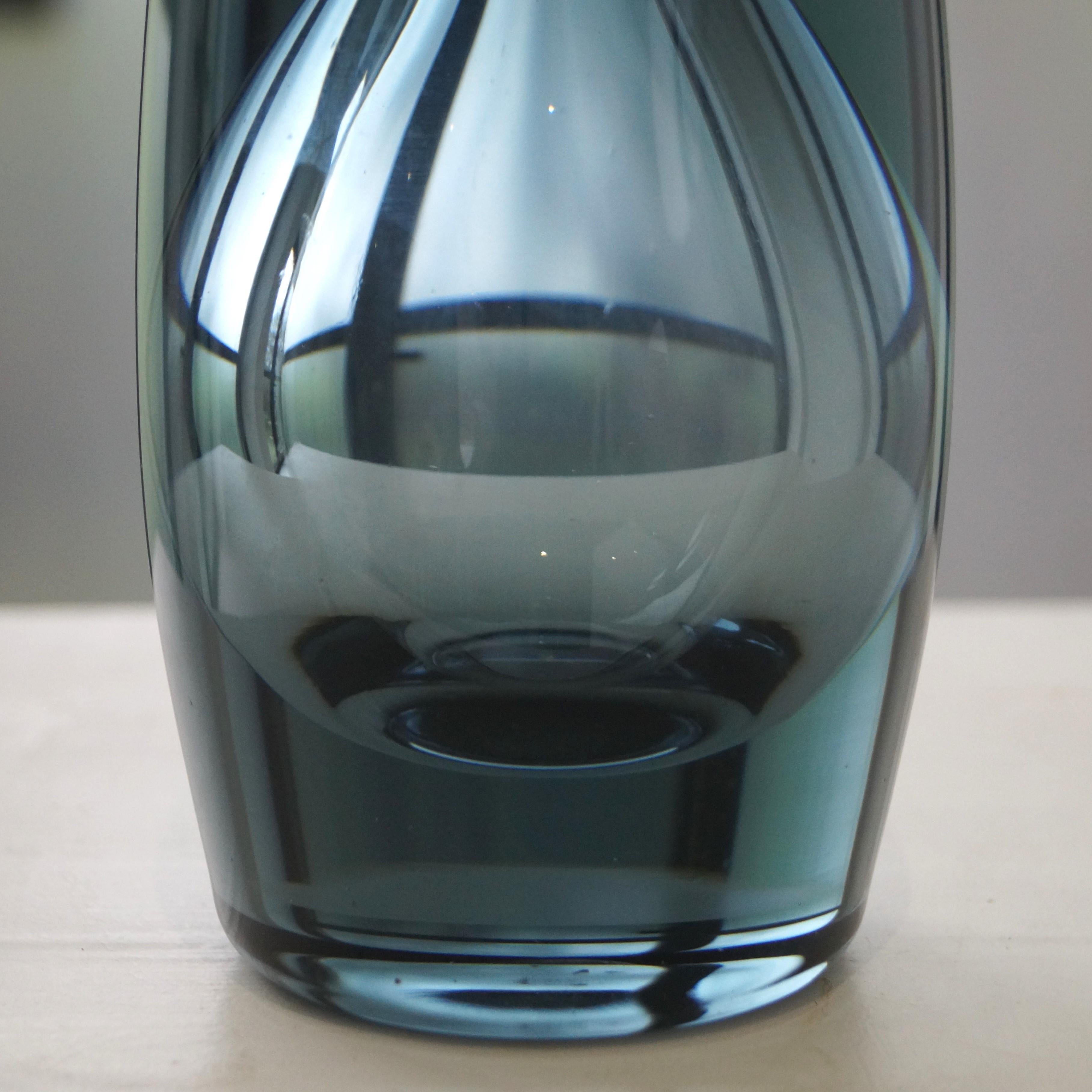 Vaso blu dal design olandese con sagoma di decanter, modello 0801, D. A. Fotocopiatrice, 1974 in vendita 3