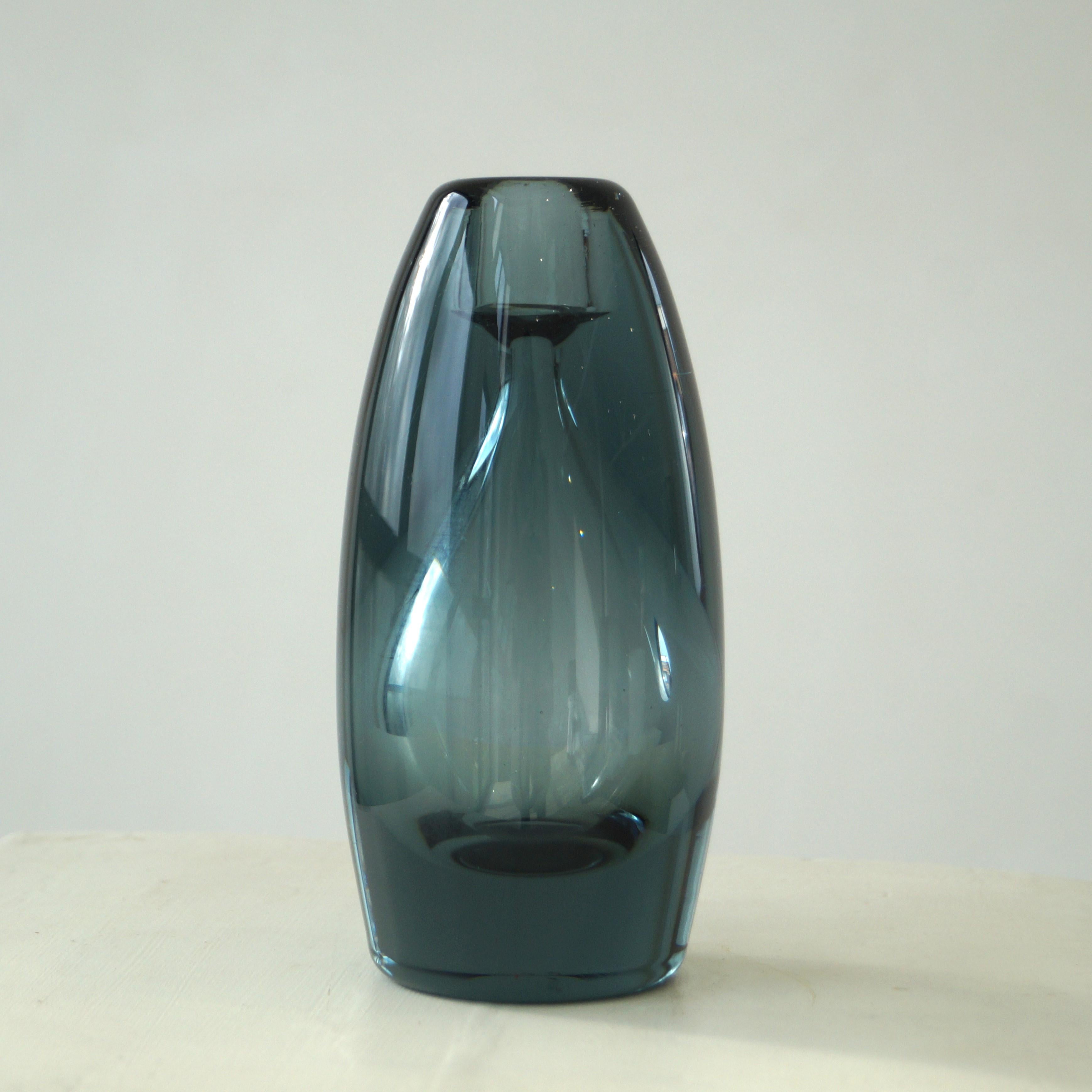 Vaso blu dal design olandese con sagoma di decanter, modello 0801, D. A. Fotocopiatrice, 1974 in vendita 8