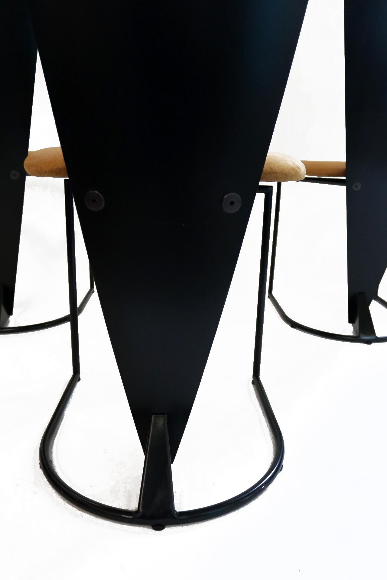 4 Dutch Design Harvink Zino Memphis Design Chairs Gold Black 1