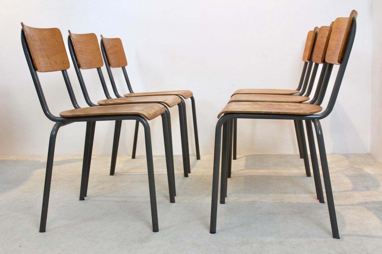 Chaises industrielles en contreplaqué de design néerlandais, années 1960 en vente 3