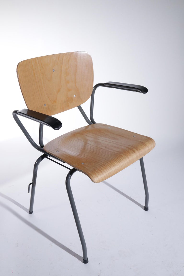 Dutch Design Kho Liang Ie for Car 1957 Stackable Chairs Model 305 with Armrest For Sale 12