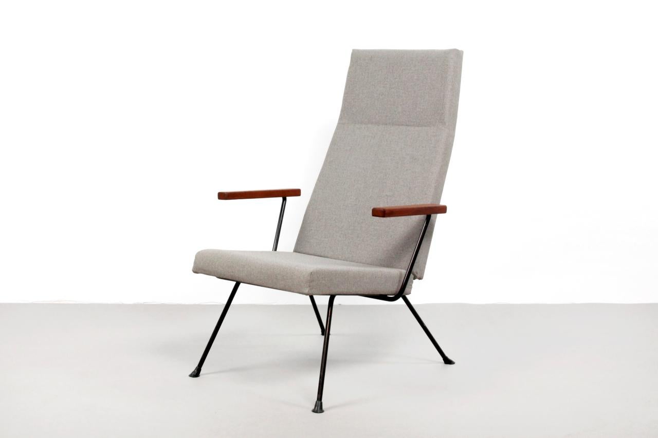 Mid-Century Modern Dutch Design Minimalist A.R. Cordemeyer Lounge Chair Model 1410 by Gispen