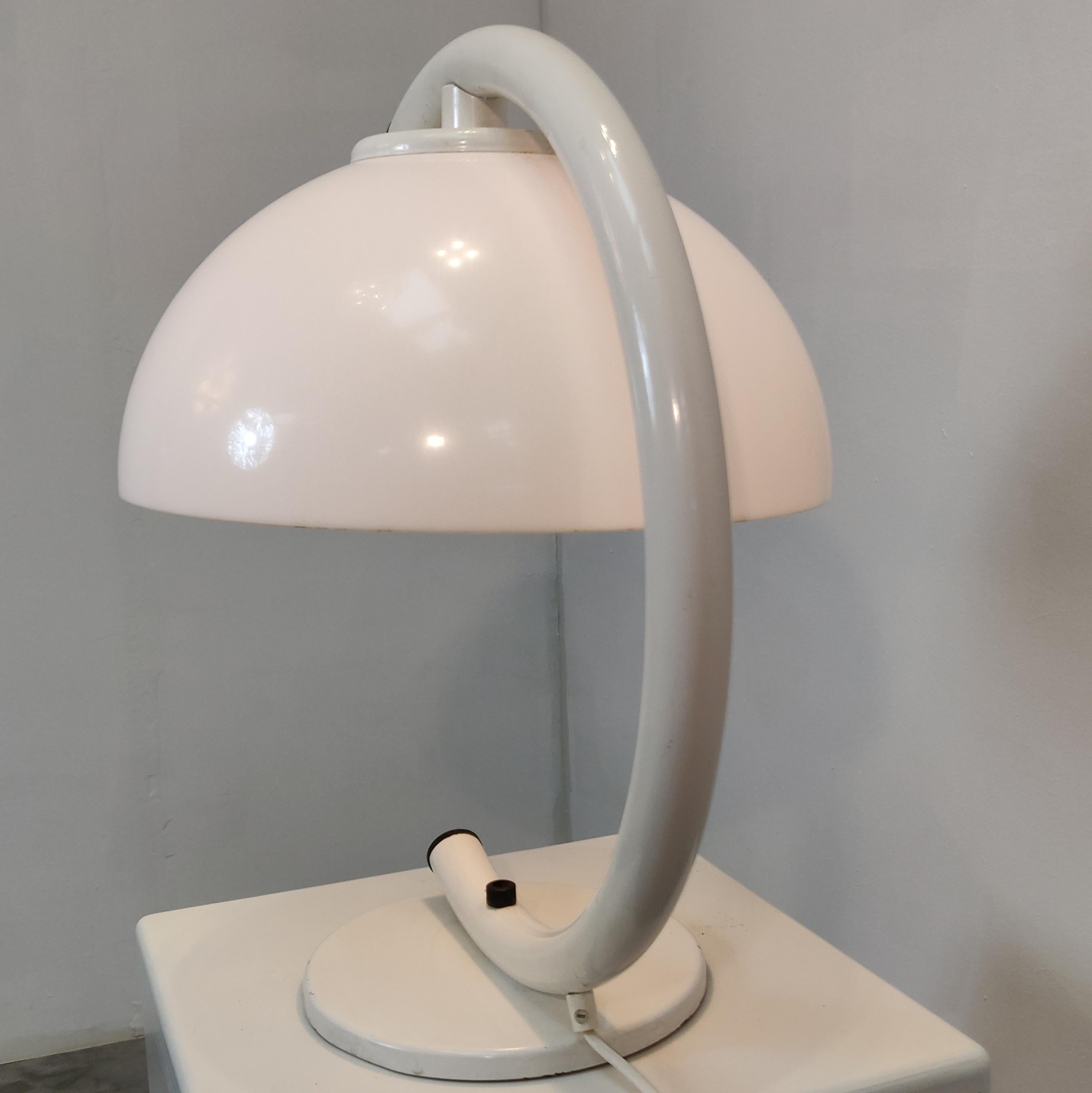 Ère spatiale Lampe de table champignon au design néerlandais de Vrieland, années 1980. en vente