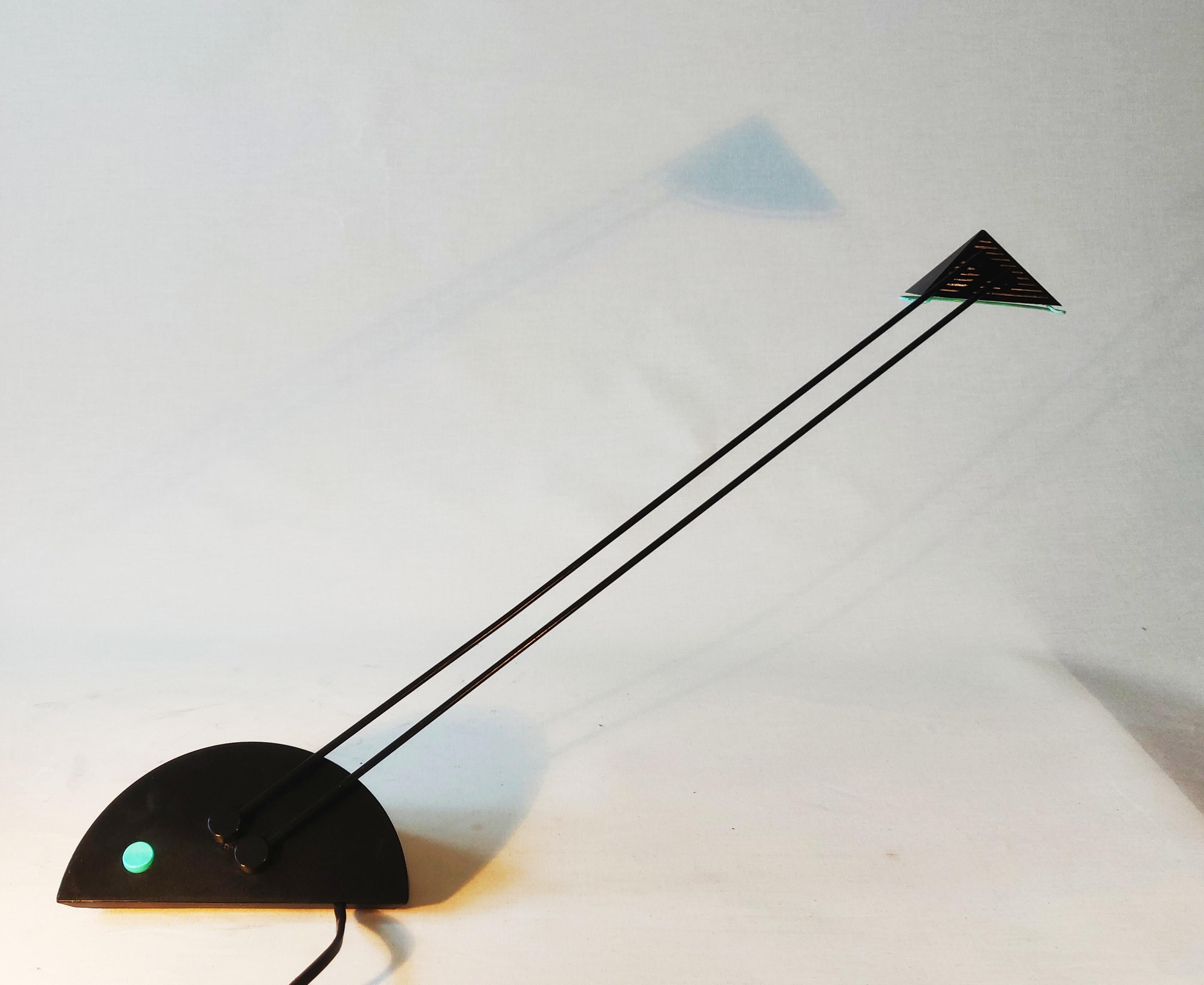 Minimaliste Lampe de bureau « Priola » de design néerlandais par Ad van Berlo pour l'intérieur, années 1980 en vente