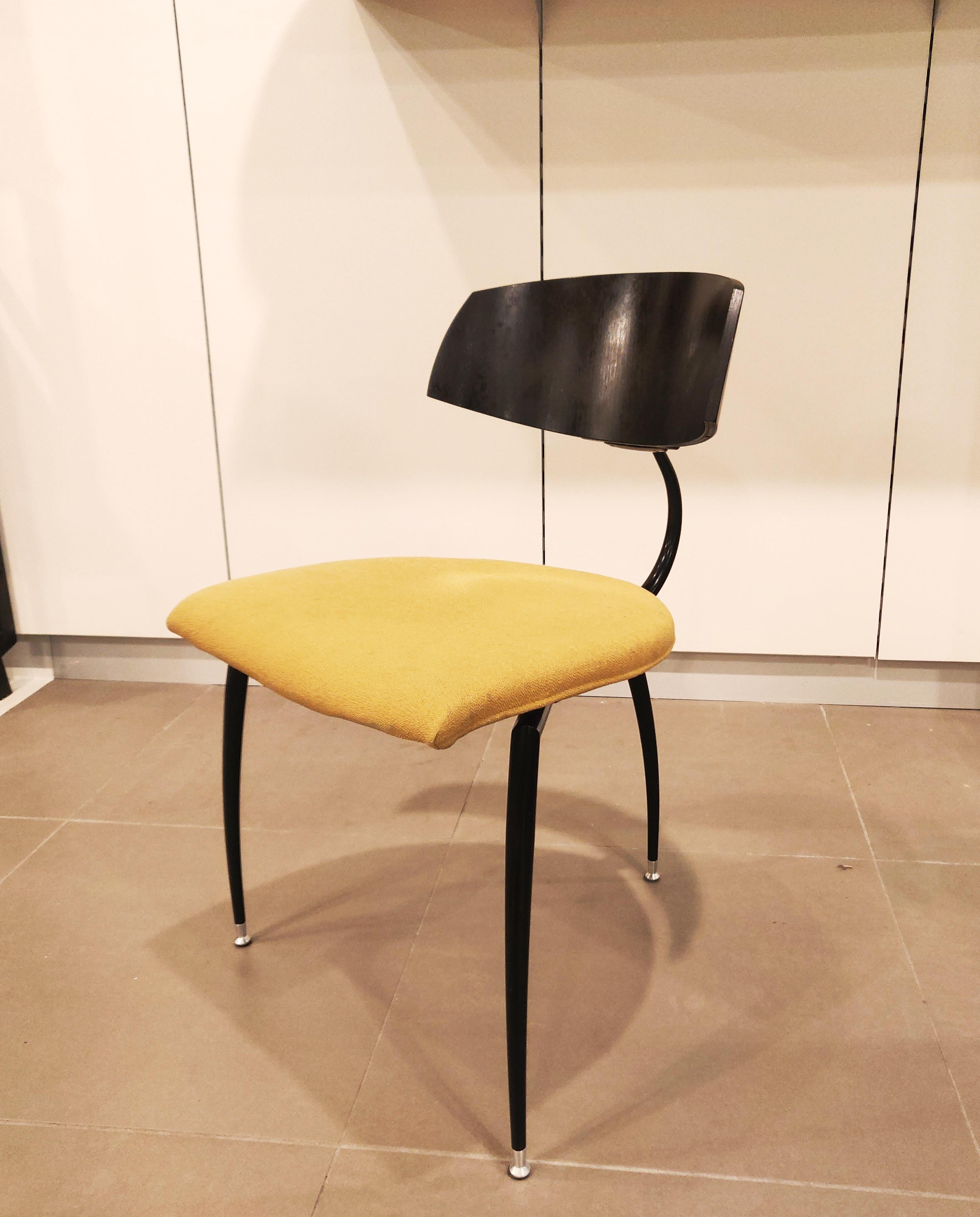 Dutch Design Dreibeiniger Stuhl von Lande, 1980er Jahre (Minimalistisch) im Angebot