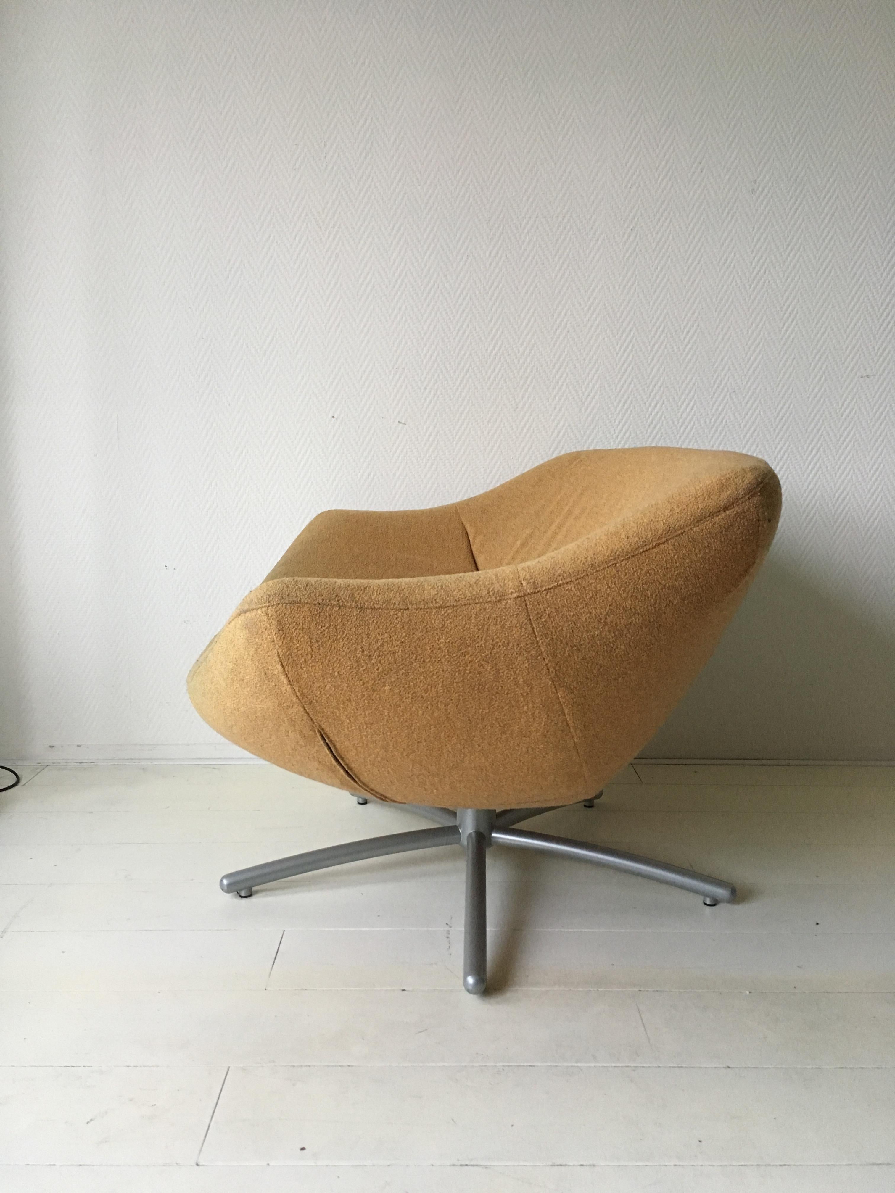 Dutch Design Yellow Swivel Chair, Model Gigi by Gerard Van Den Berg, 1990s In Good Condition In Schagen, NL