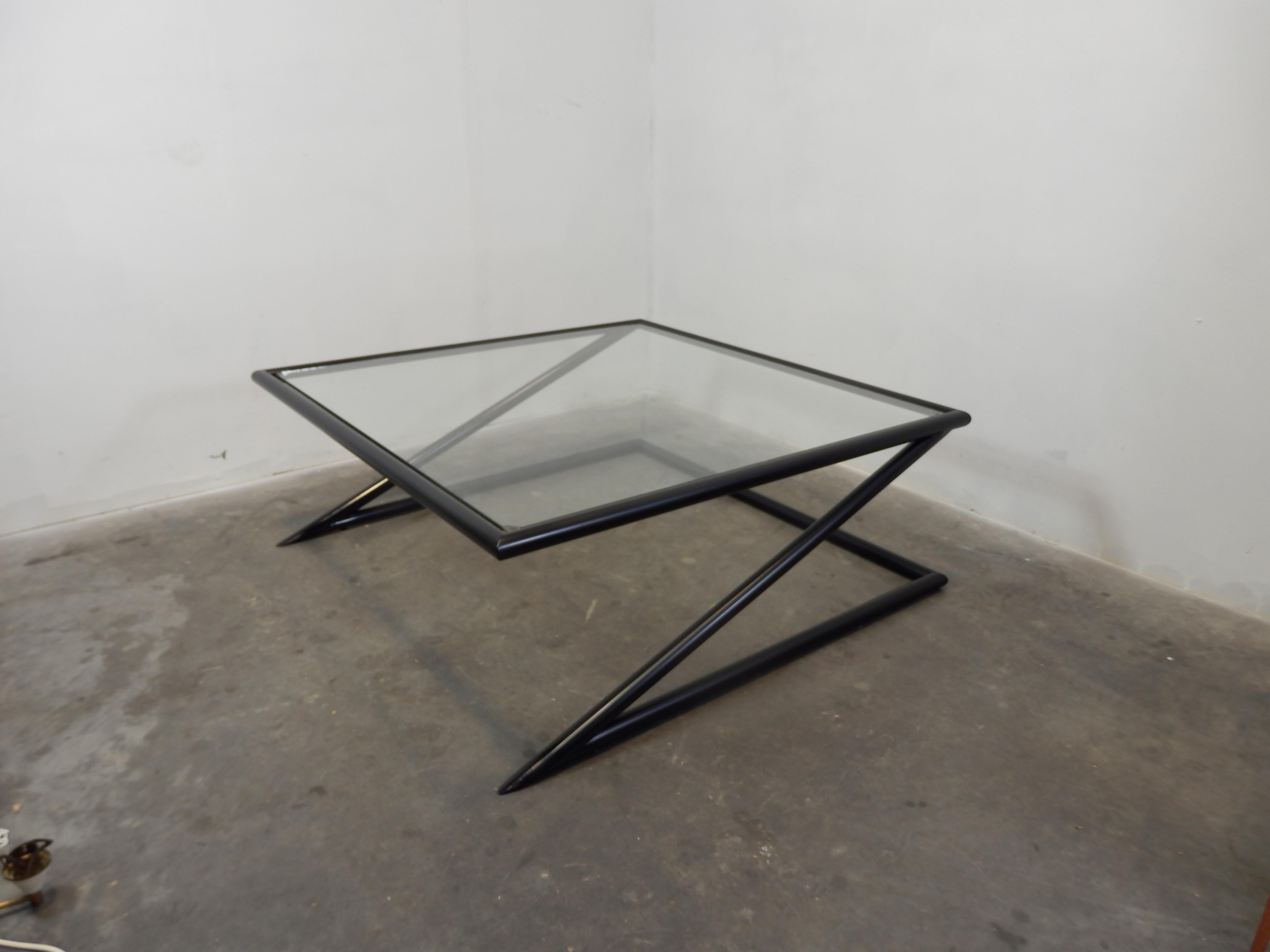 Dutch Design 'Z' table by Harvink, 1980s.
The Harvink 