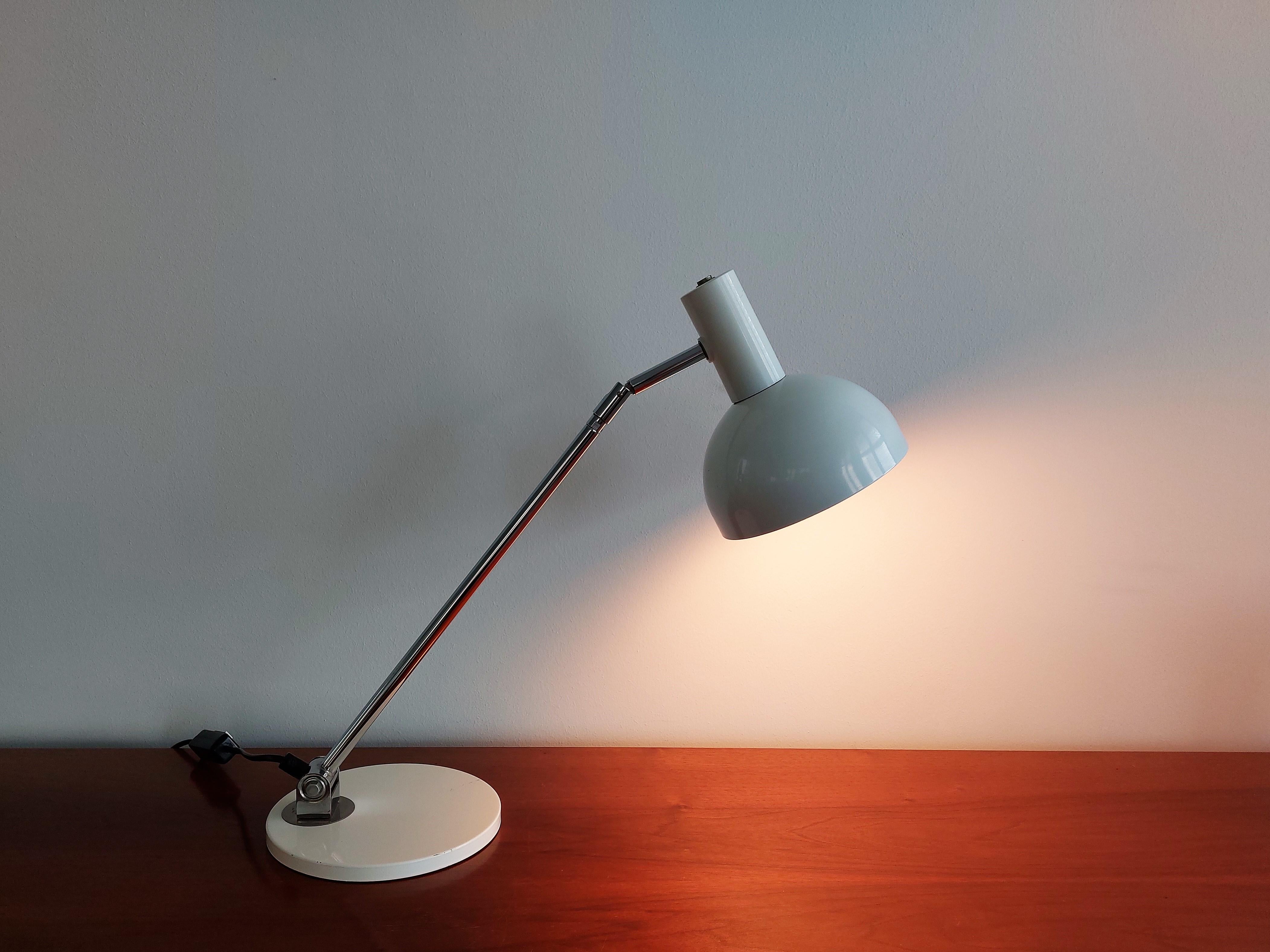 Lampe de table ou de bureau en métal blanc et chrome de conception néerlandaise, années 1960 en vente 2
