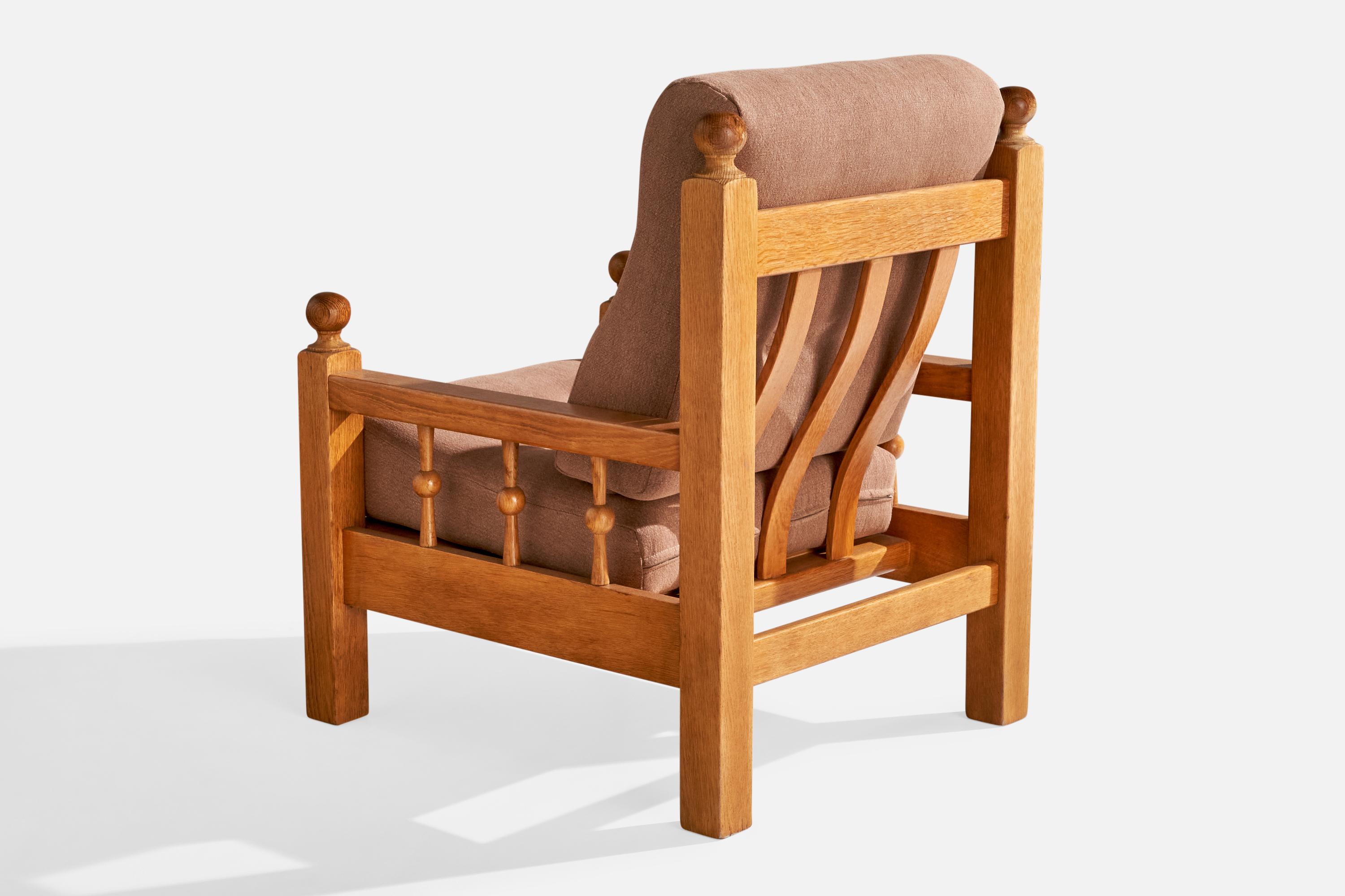 Designer néerlandais, fauteuils de salon, chêne, tissu, Pays-Bas, 1970 en vente 4