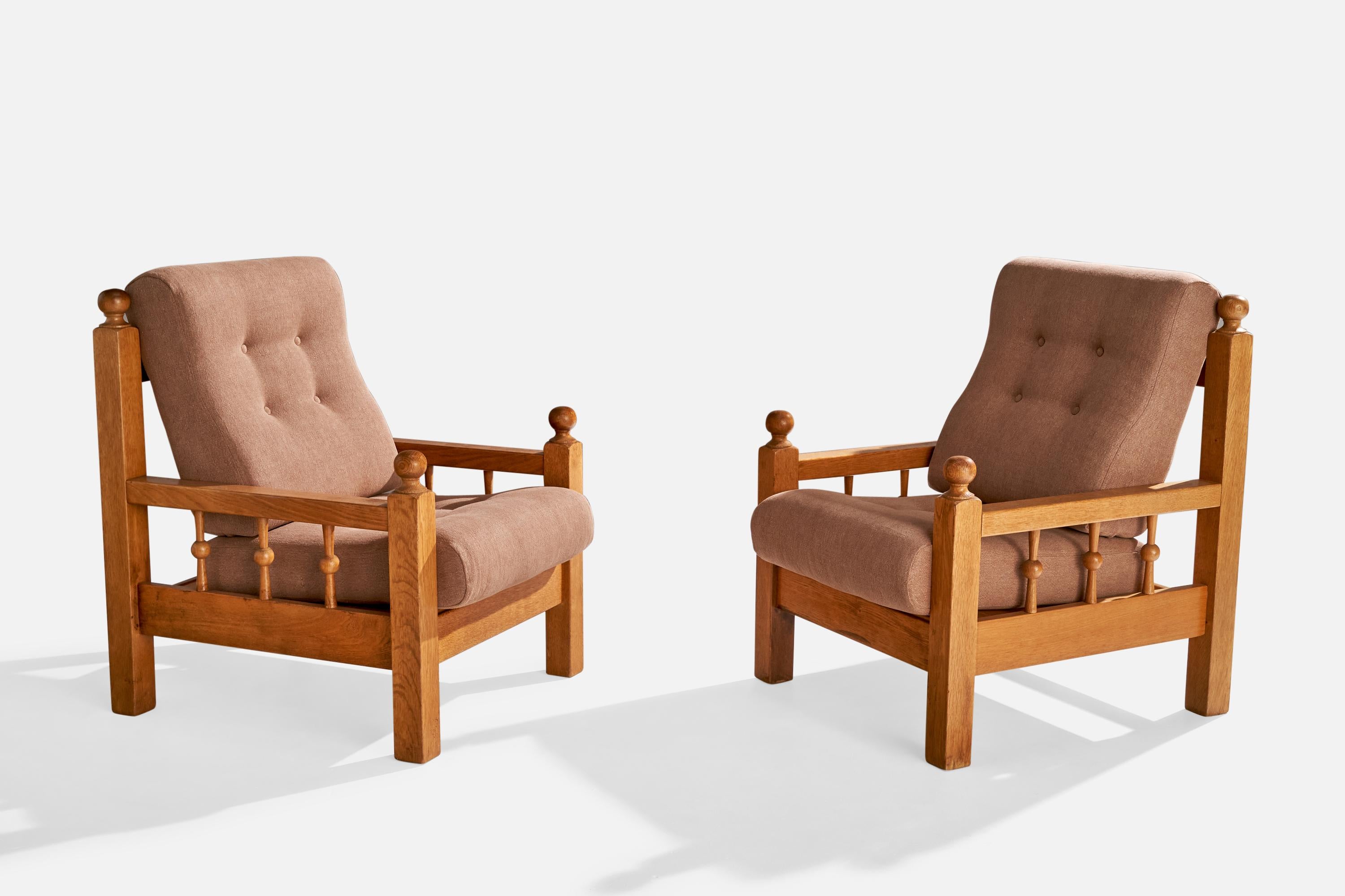 Paire de chaises de salon en chêne et en tissu beige rose, conçues et produites aux Pays-Bas, C.C..

Dimensions : 40,5