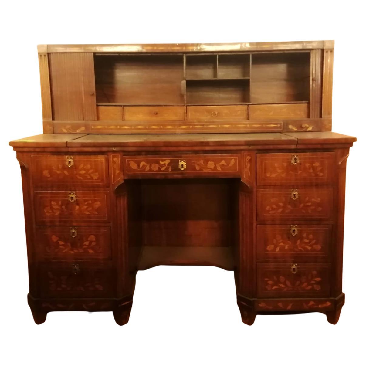 Dutch Desk of the Early 800 in Mahogany Finely Inlaid For Sale