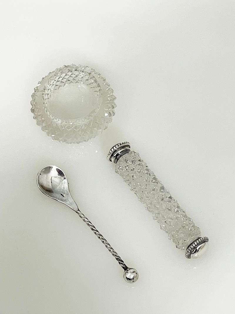 Juego holandés de reposacuchillos de cristal tallado diamantado y plata con salero, 1880 siglo XIX en venta