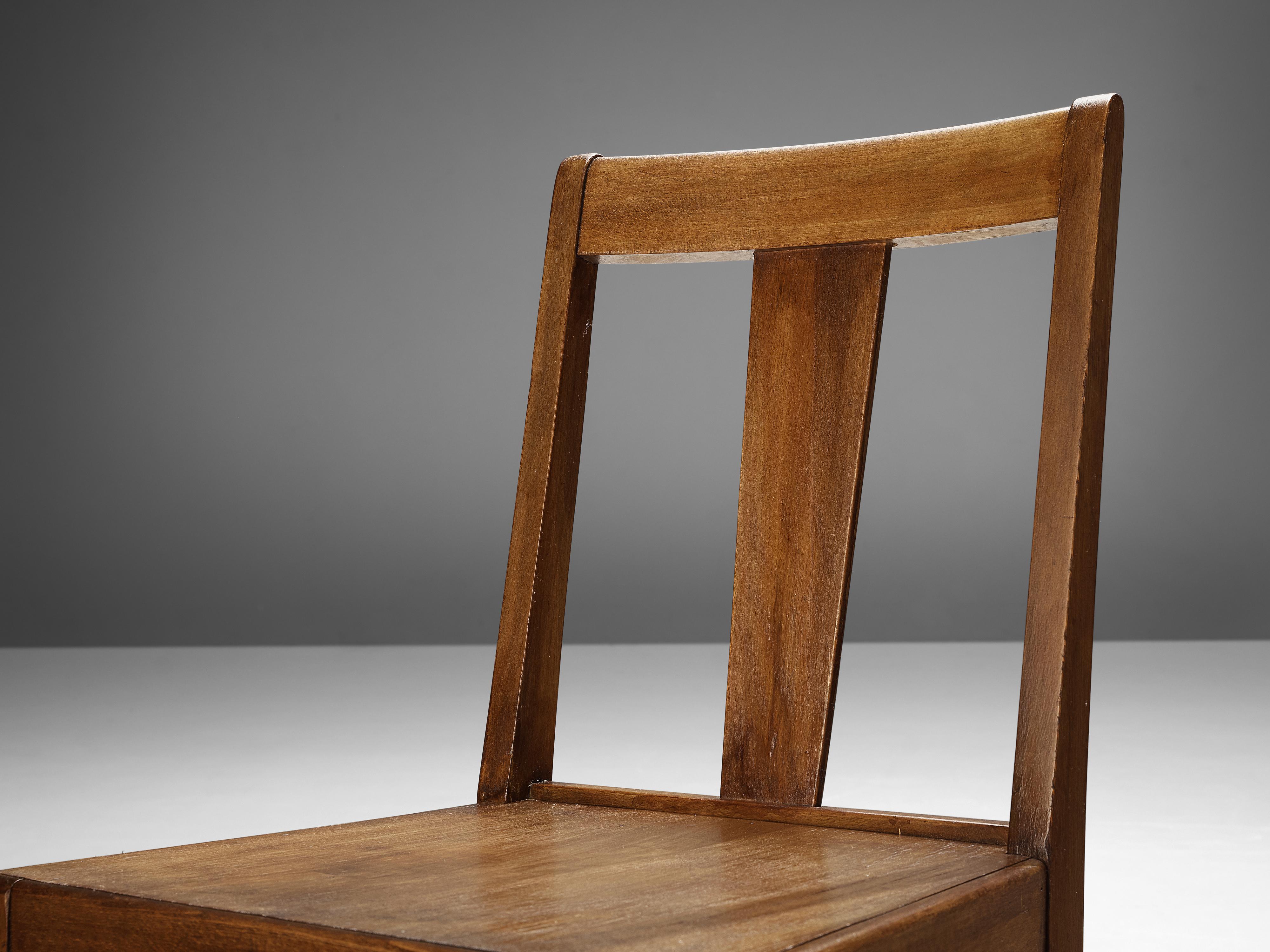 Niederländische Esszimmerstühle aus Holz  (Mitte des 20. Jahrhunderts) im Angebot