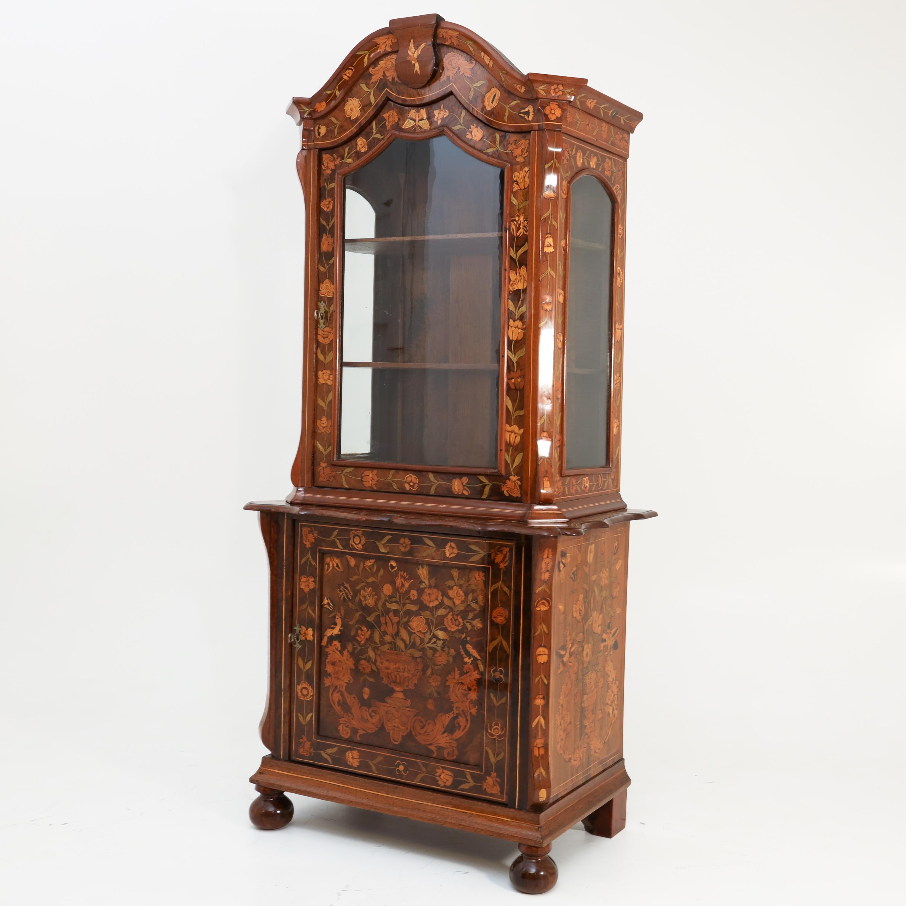 Dutch Display Cabinet, 19th Century In Good Condition In Greding, DE