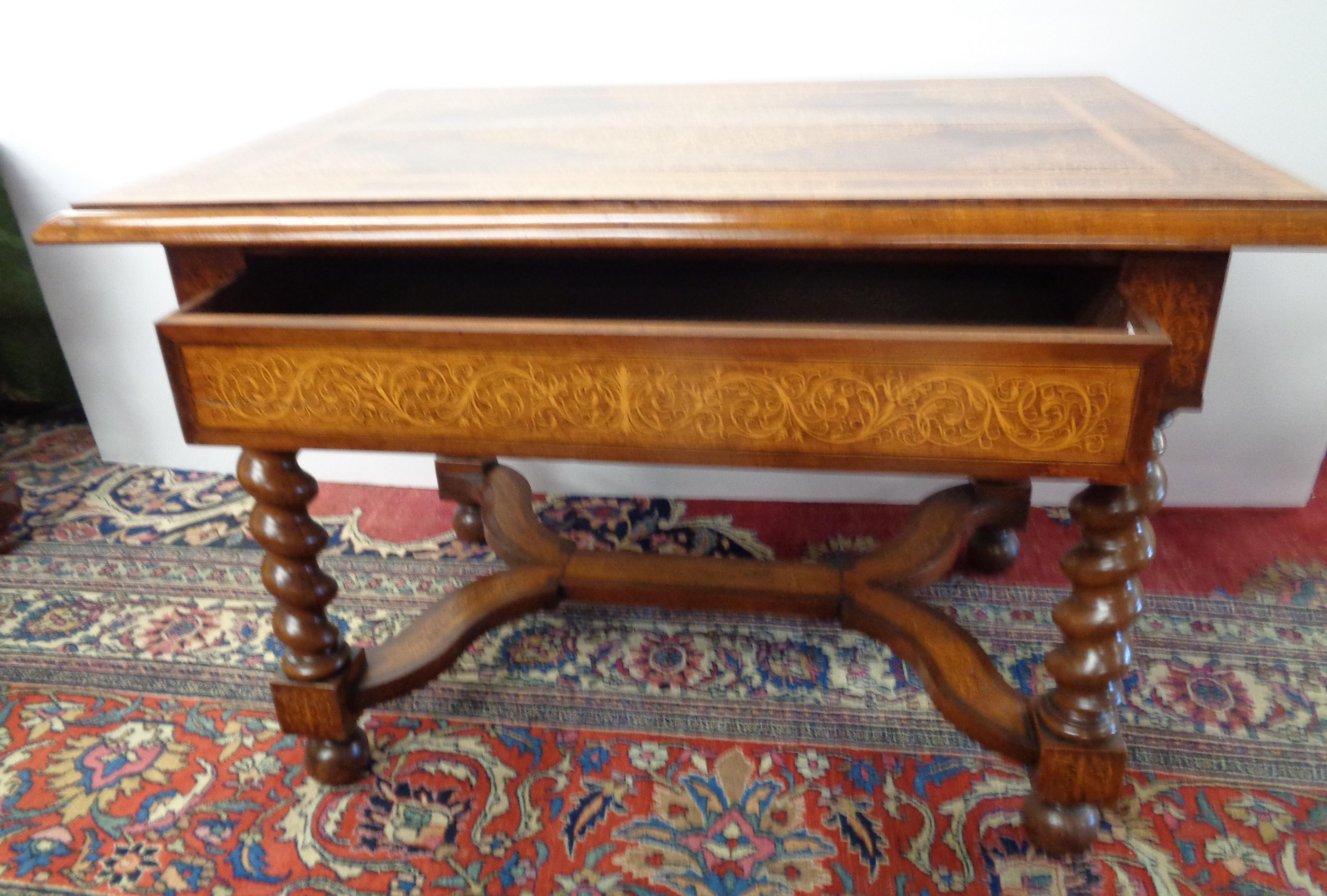 Dutch Double Sided Figured Walnut Occasional Table with Inlaid Seaweed Marquetry For Sale 1