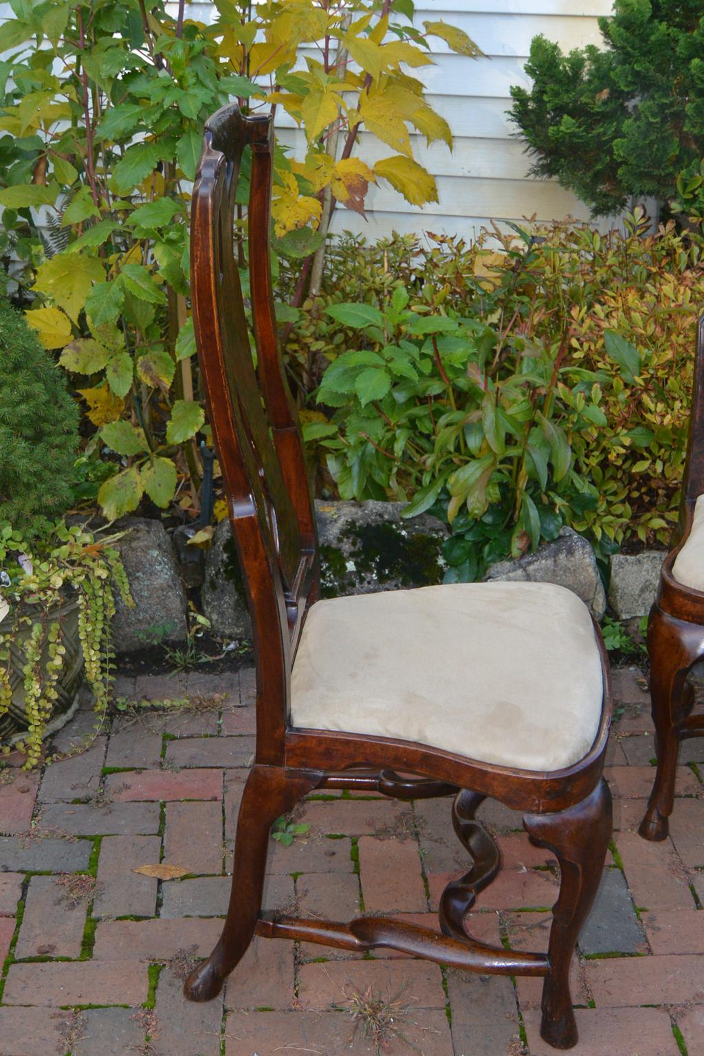 Dutch Early 18th Century Pair of Side Chairs Walnut with Marquetry Inlay In Good Condition In Wells, ME