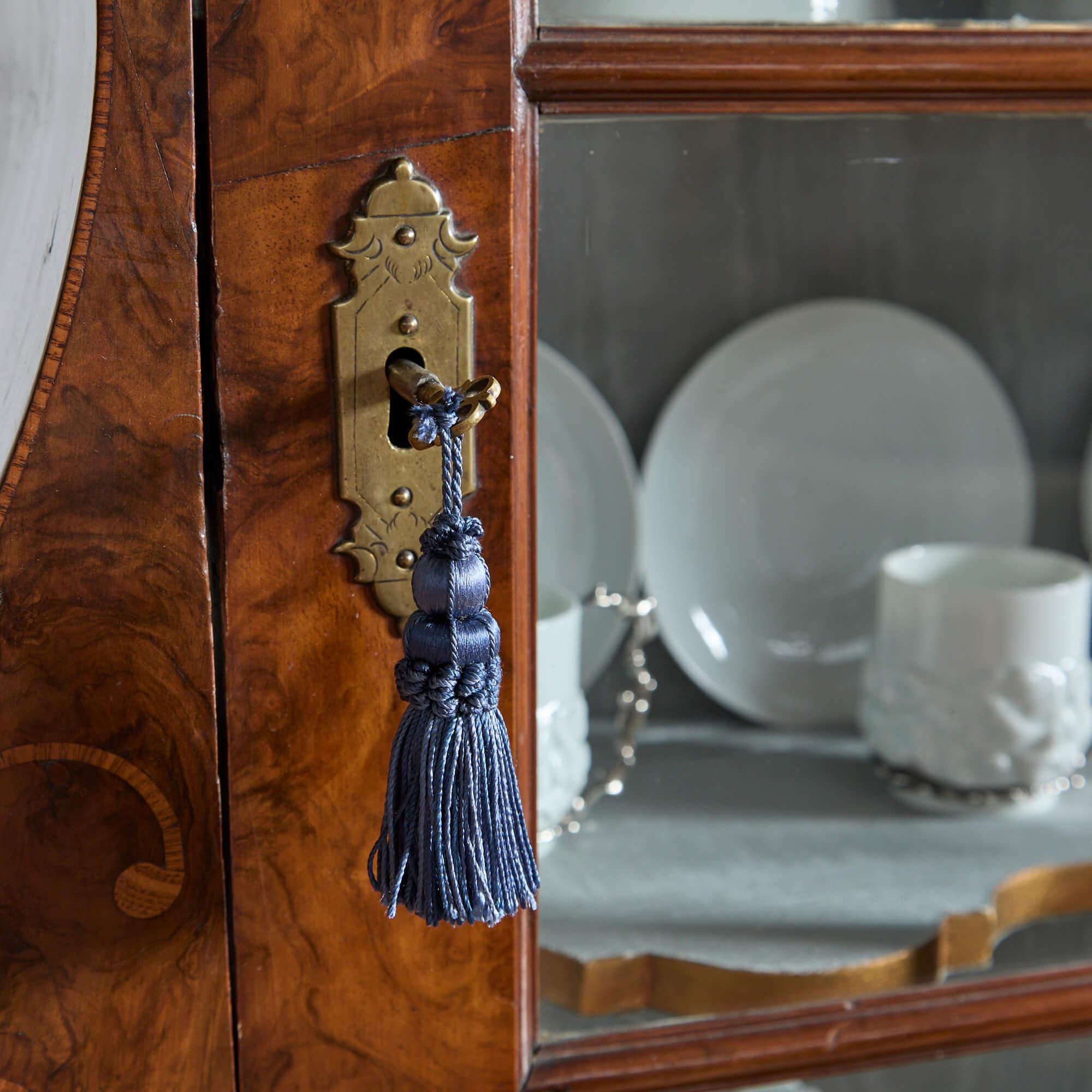 Cabinet hollandais du début du 18e siècle de style rococo en vente 2