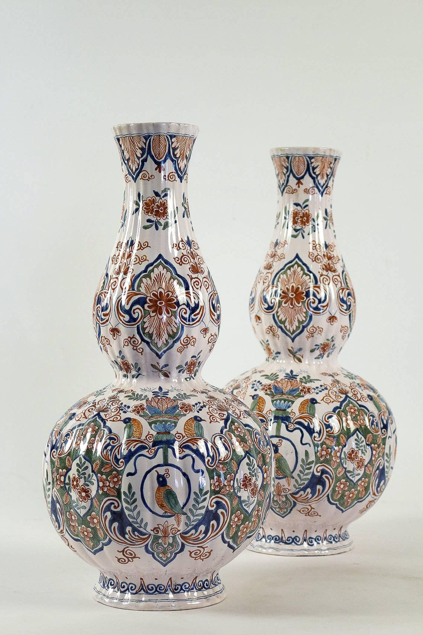 Dutch Early-18th Century, Polychrome Delft Faience Pair of Gourd-Shaped Vases 8