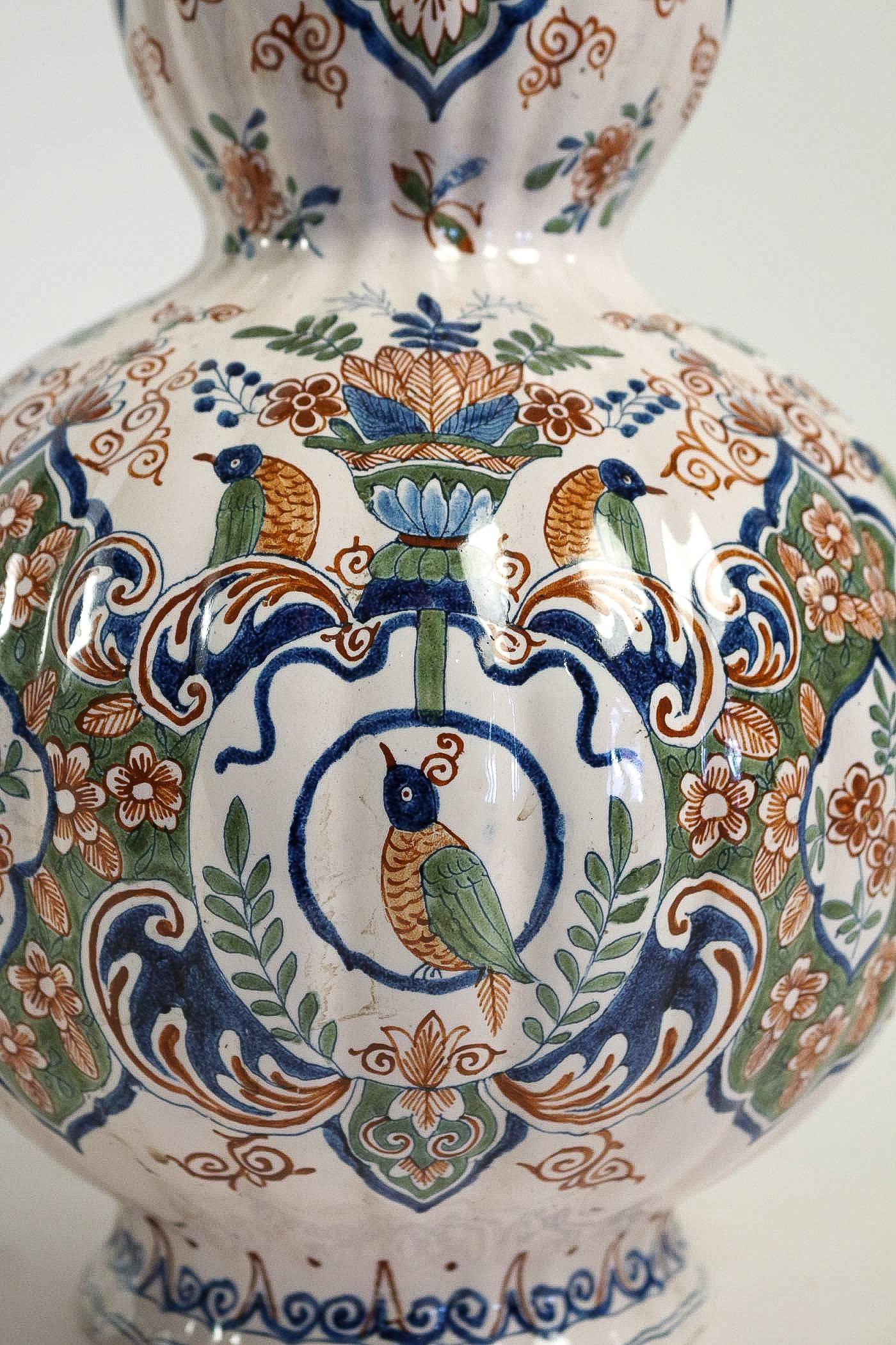 Dutch Early-18th Century, Polychrome Delft Faience Pair of Gourd-Shaped Vases 3