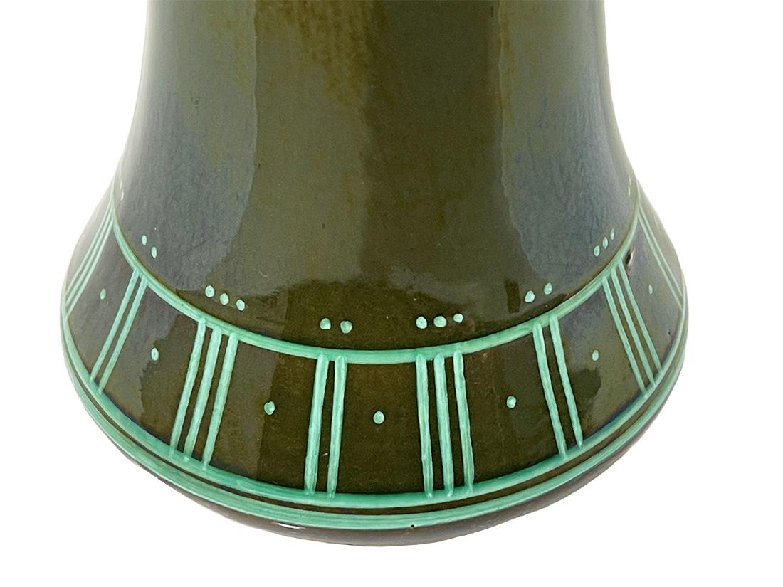 Dutch eartheware vase by the Arnhemsche Fayencefabriek, 1920 For Sale 3