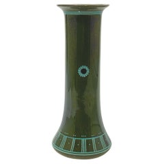 Antique Dutch eartheware vase by the Arnhemsche Fayencefabriek, 1920