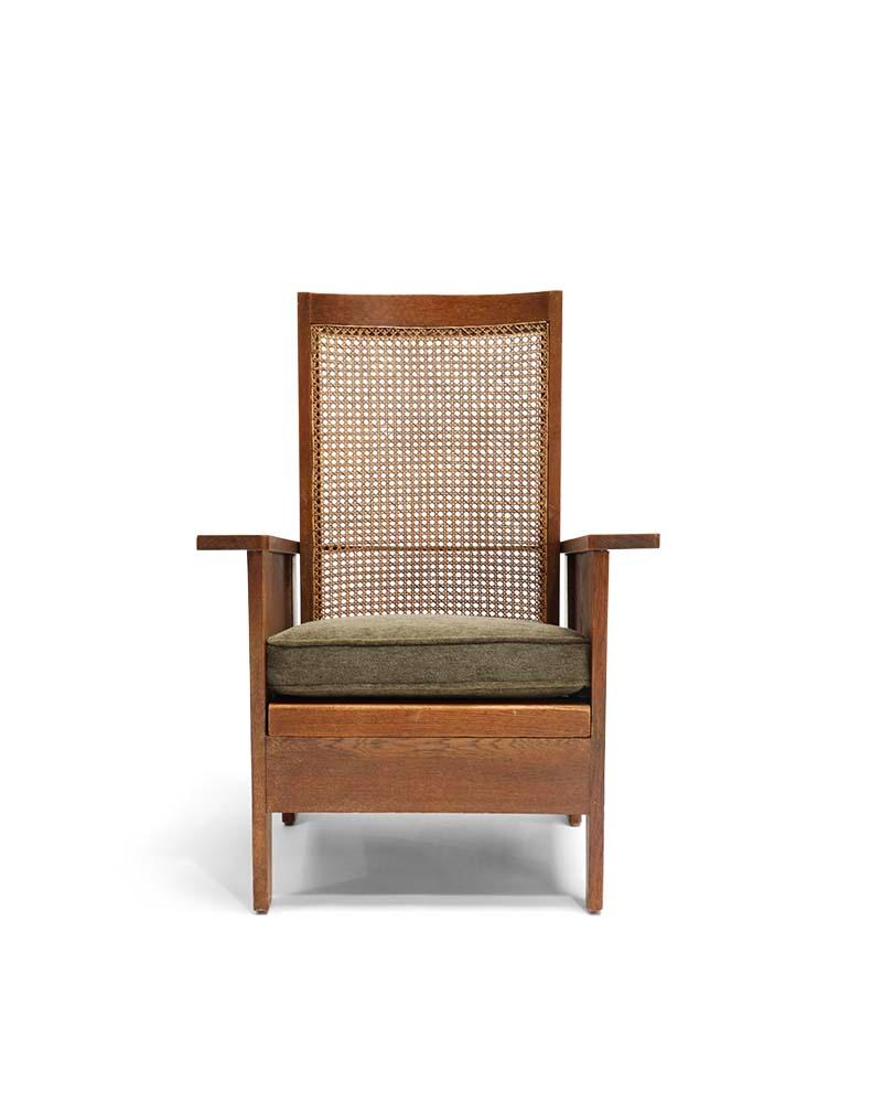 Dutch Easy Chair
Dimensions: 26