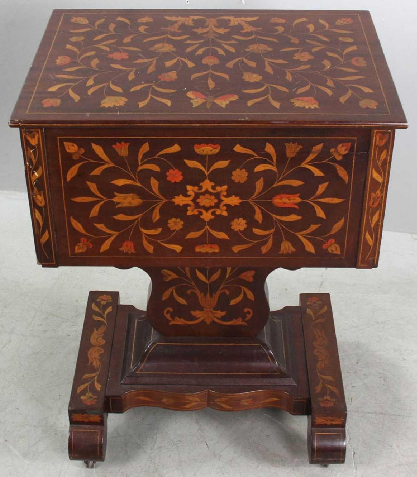 Dutch Empire Marquetry Stand in Mahogany and Fruitwood, circa 1840 For Sale 3