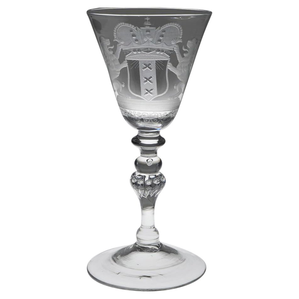 Niederländischer gravierter Wappenpokal mit Lichtbaluster, um 1755