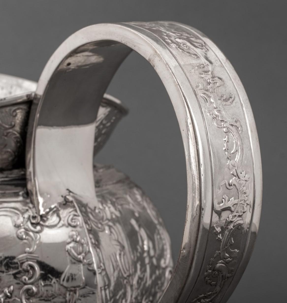 Dutch Export Repousse Silver Pitcher, 19th C. In Good Condition For Sale In New York, NY