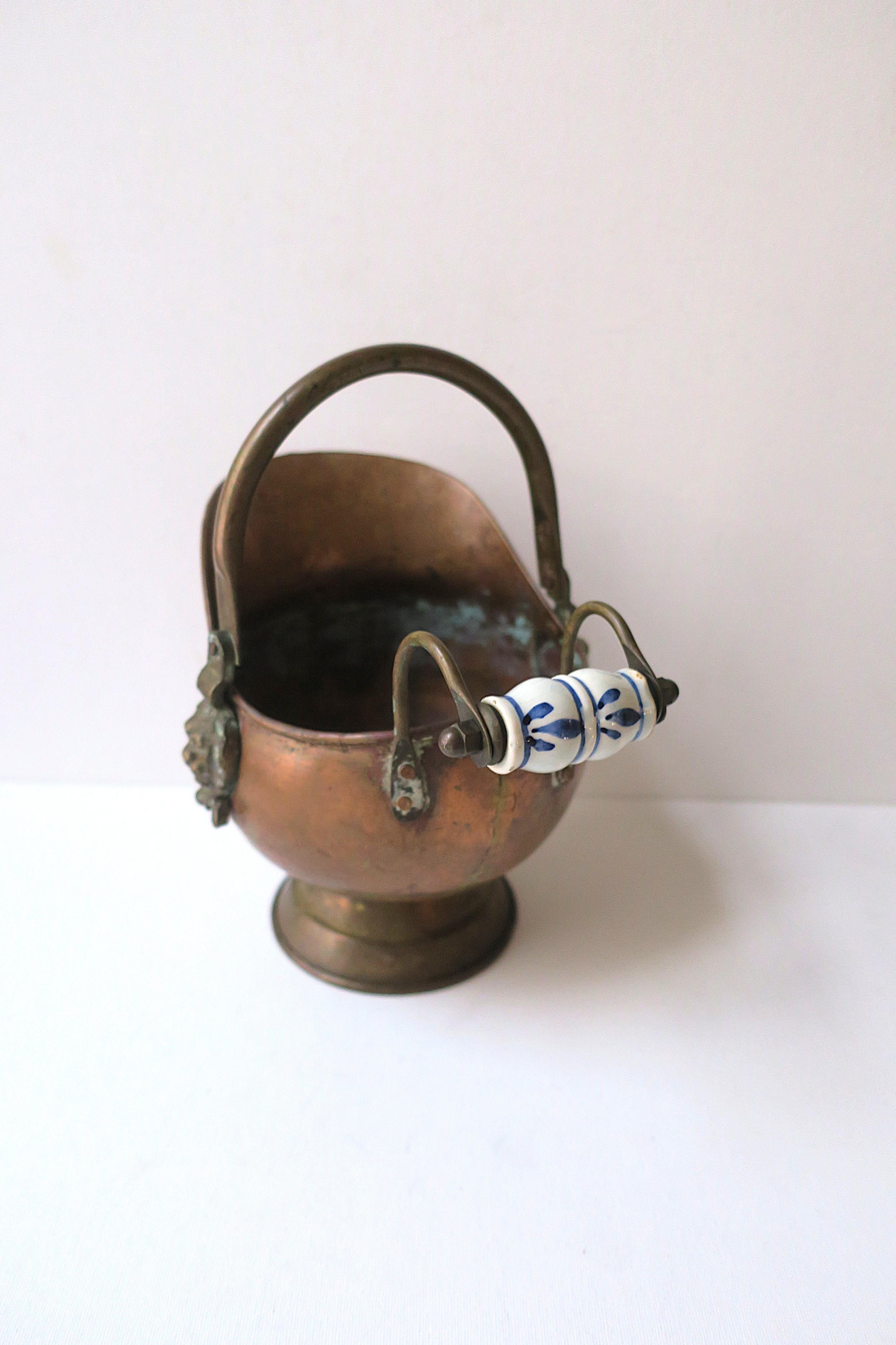 Dutch Fireplace Scuttle Bucket Delft Handle For Sale 4