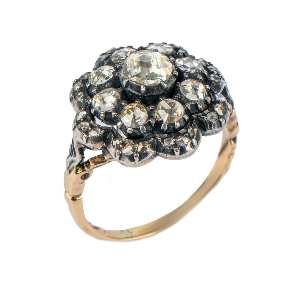 Taglio a rosa Anello a grappolo con diamanti rosa in stile georgiano olandese, XX secolo in vendita