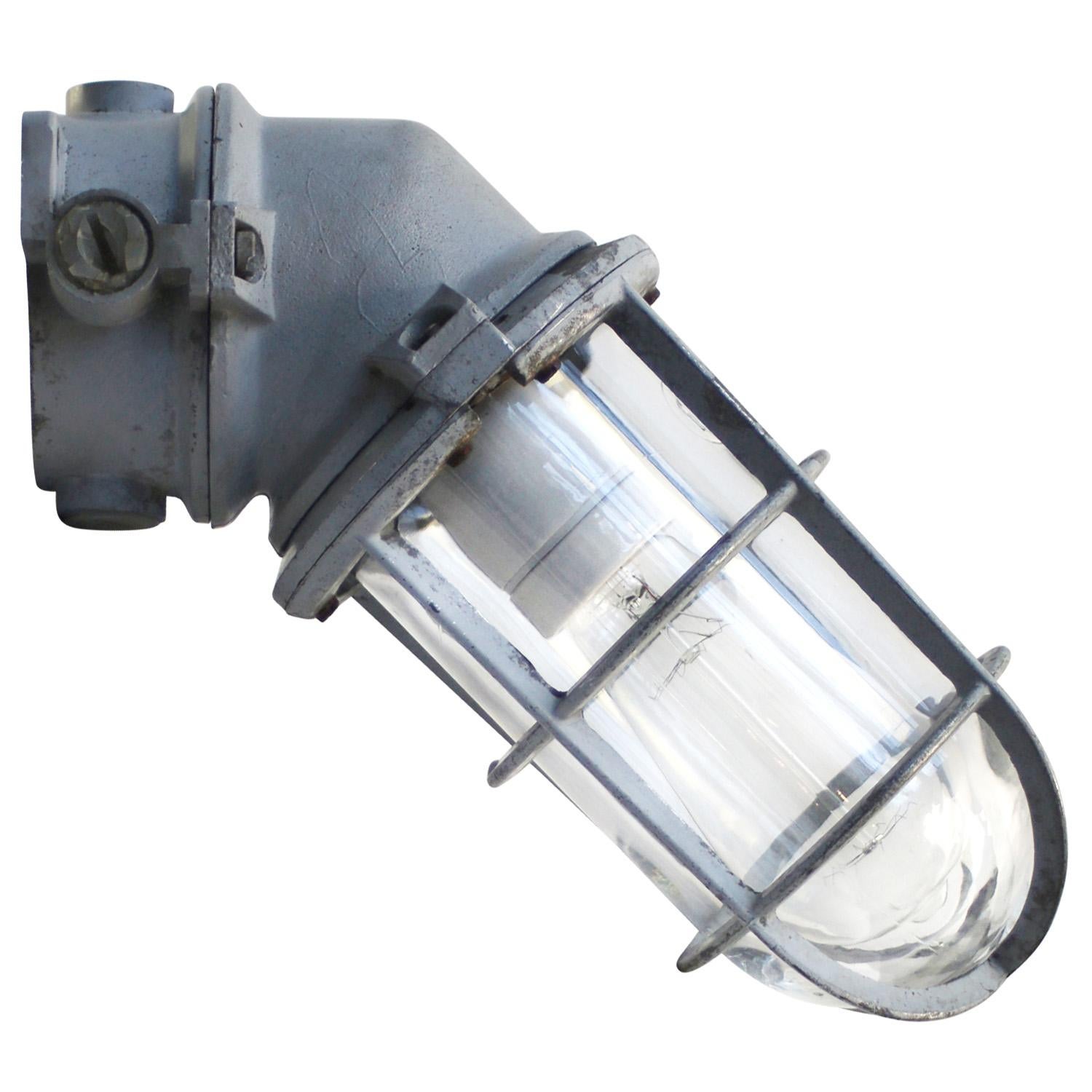 Olandese Lampade da parete in vetro trasparente Vintage Gray 45º Industriale in vendita