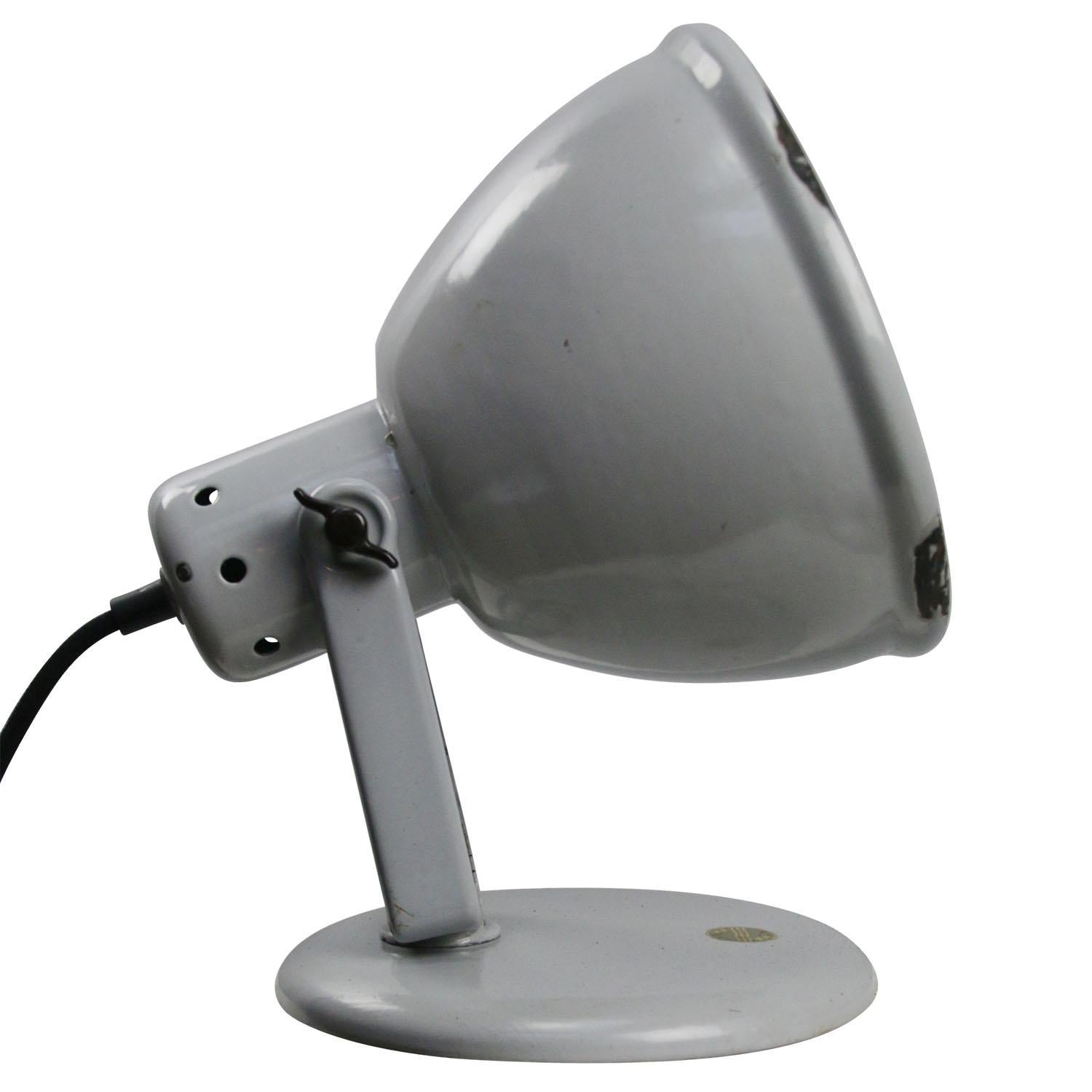 Grey enamel desk light by Philips
2 meter black cotton flex
switch and plug

Weight: 2.60 kg / 5.7 lb

Priced per individual item. All lamps have been made suitable by international standards for incandescent light bulbs, energy-efficient and