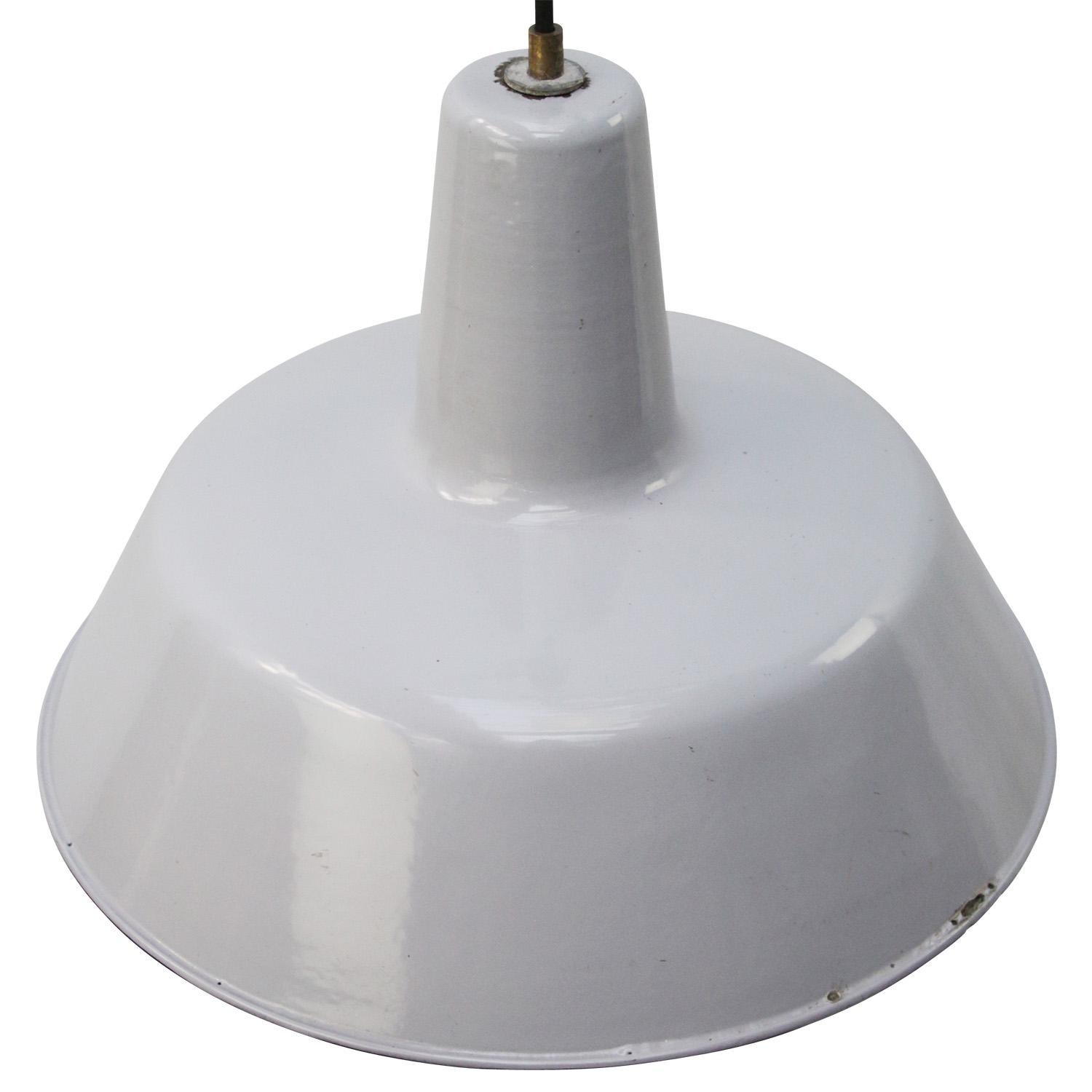 Dutch industrial hanging lamp by Philips
Gray enamel white interior

Weight: 2.10 kg / 4.6 lb

Priced per individual item. All lamps have been made suitable by international standards for incandescent light bulbs, energy-efficient and LED