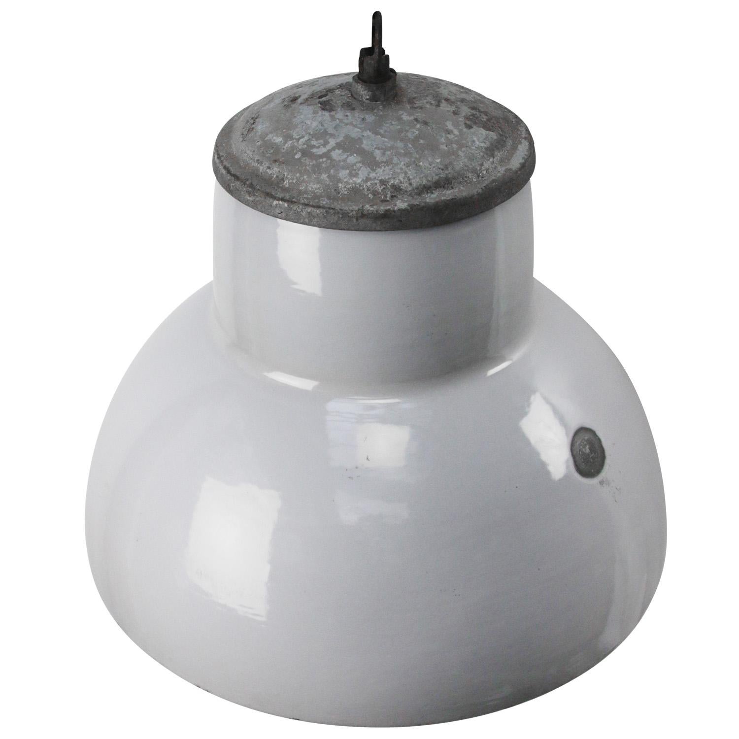 Dutch grey industrial factory light by Philips
Thick quality enamel. Metal top.
Used in warehouses and factories.

Double bulb holder: 2x E27/E26

Weight: 7.10 kg / 15.7 lb

Priced per individual item. All lamps have been made suitable by