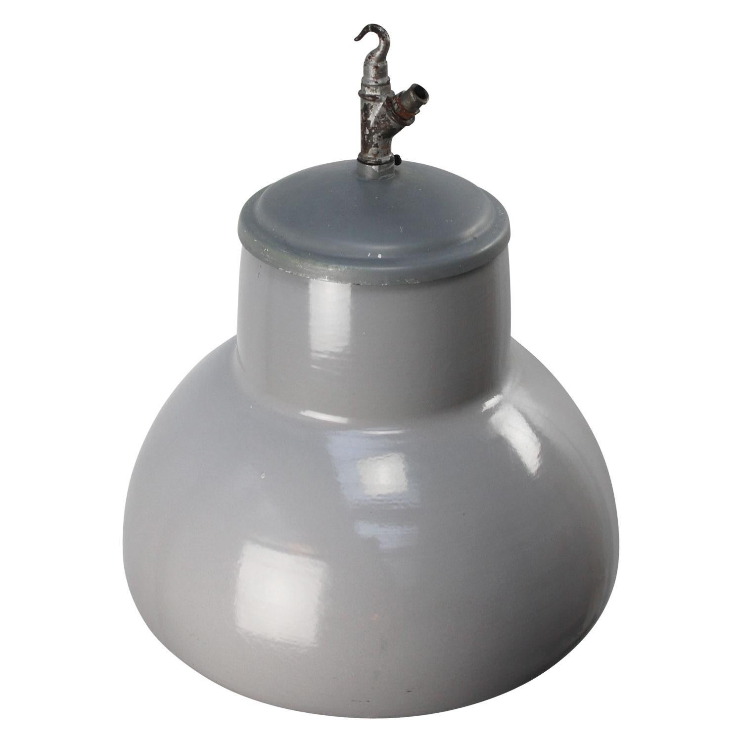 Dutch grey industrial factory light by Philips
Thick quality enamel. Metal top.
Used in warehouses and factories.

Double bulb holder: 2x E27/E26

Weight: 7.10 kg / 15.7 lb

Priced per individual item. All lamps have been made suitable by