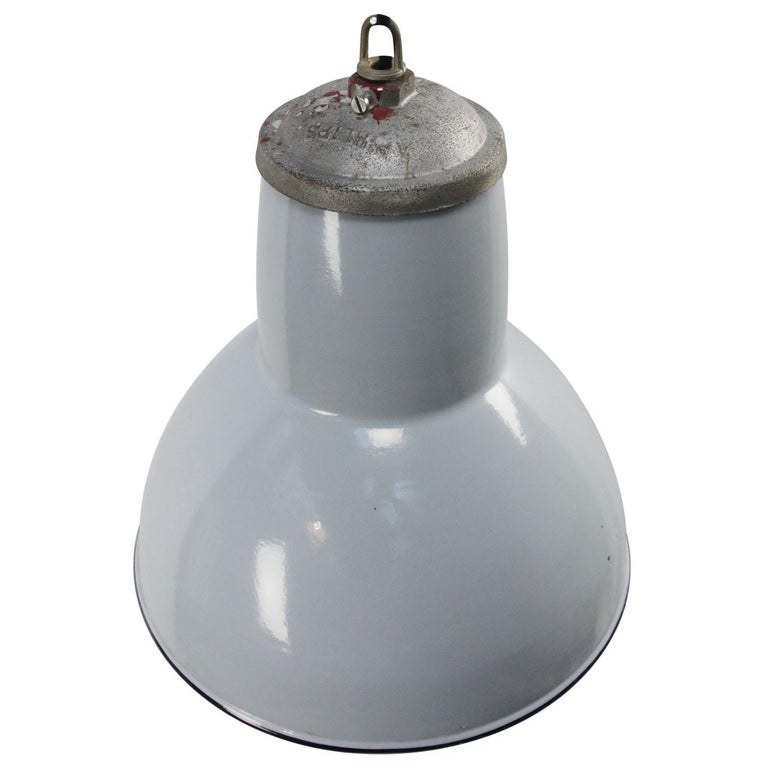 Dutch grey industrial factory light by Philips
Thick quality enamel. Metal top.
Used in warehouses and factories.

E27/E26

Weight: 3.40 kg / 7.5 lb

Priced per individual item. All lamps have been made suitable by international standards