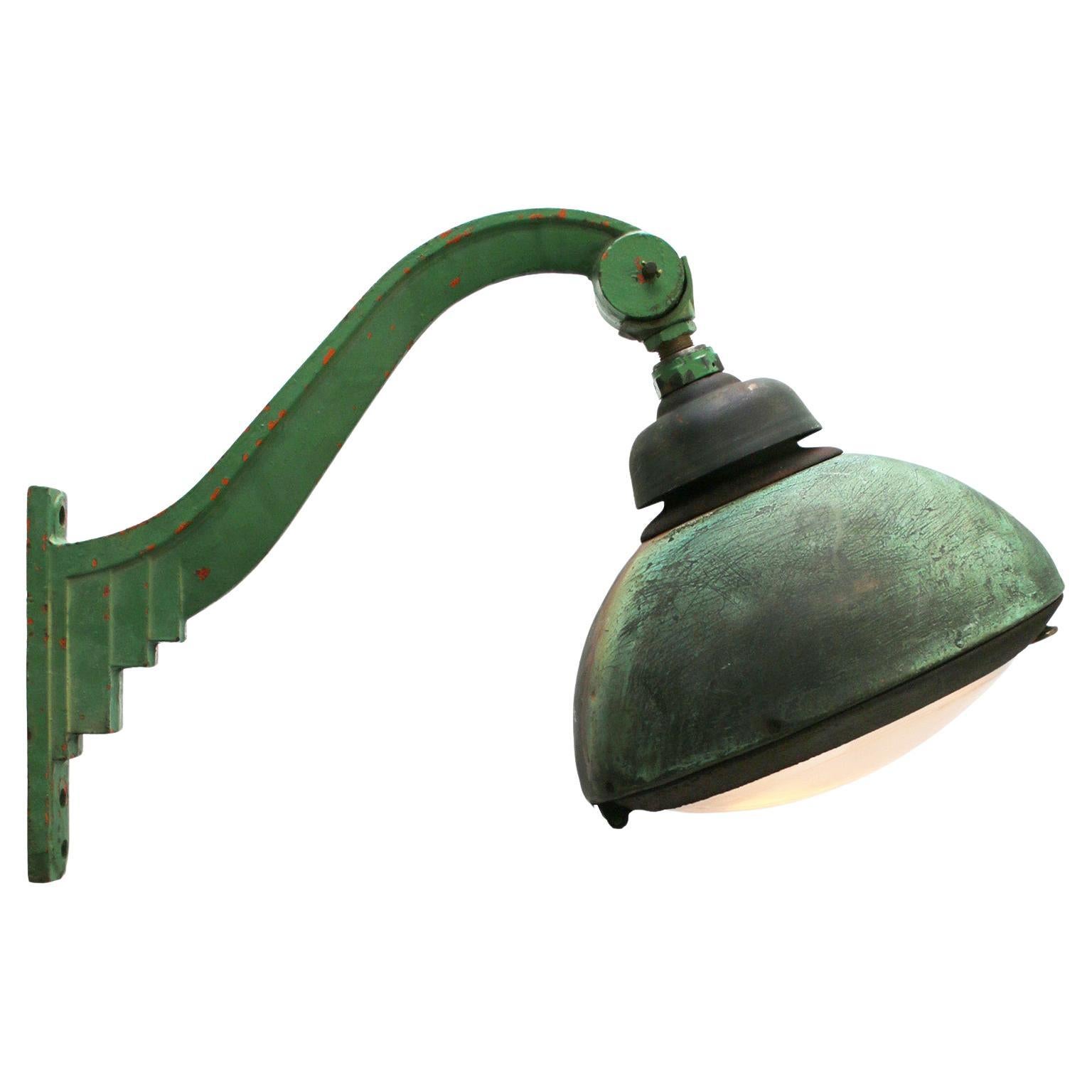 Lampe de rue hollandaise en fonte de cuivre verte et verre dépoli par Philips, Hollande en vente