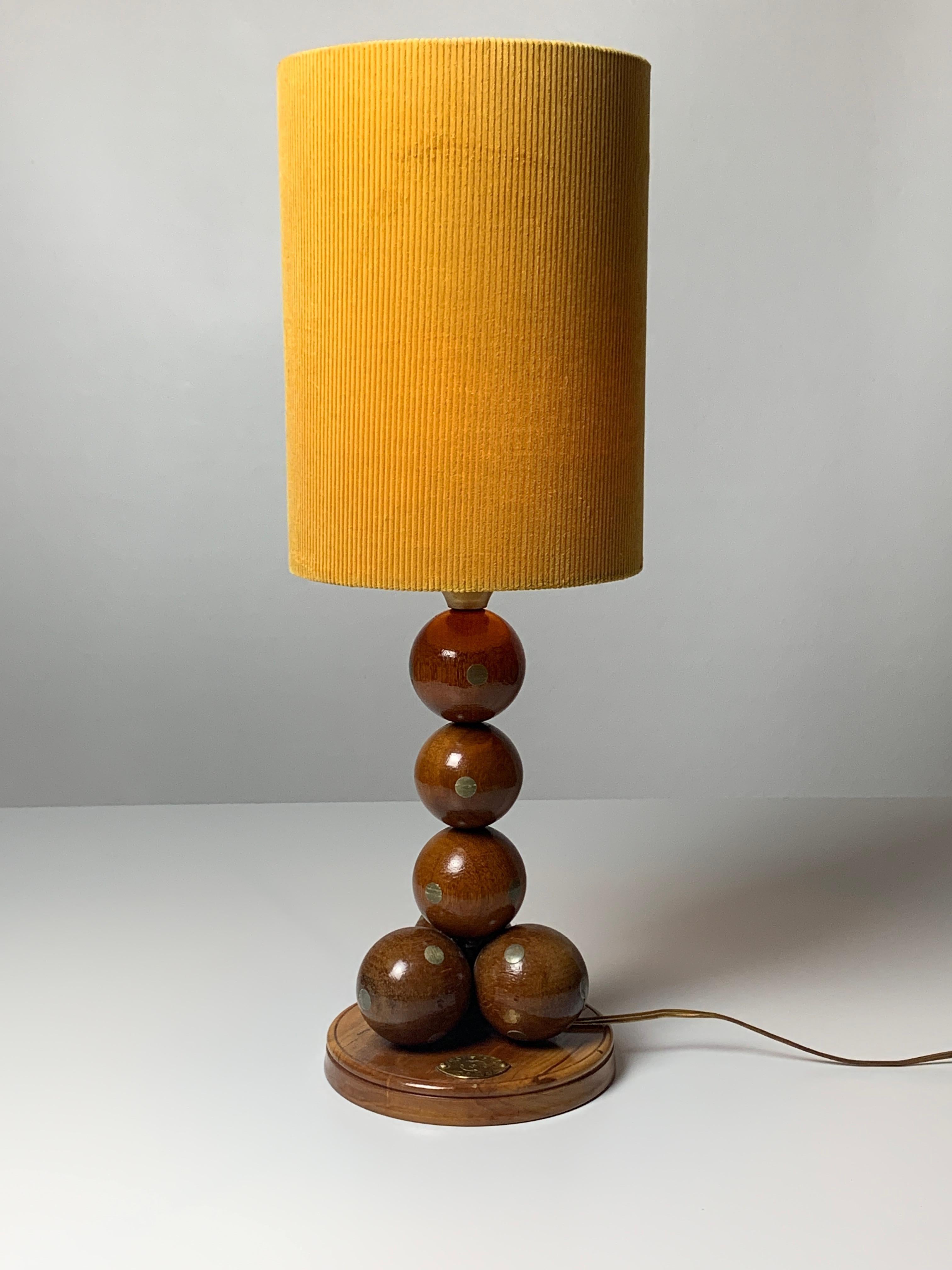 Fruitiers Lampe de table commémorative hollandaise en bois avec sphère en forme de boule, 1976 en vente