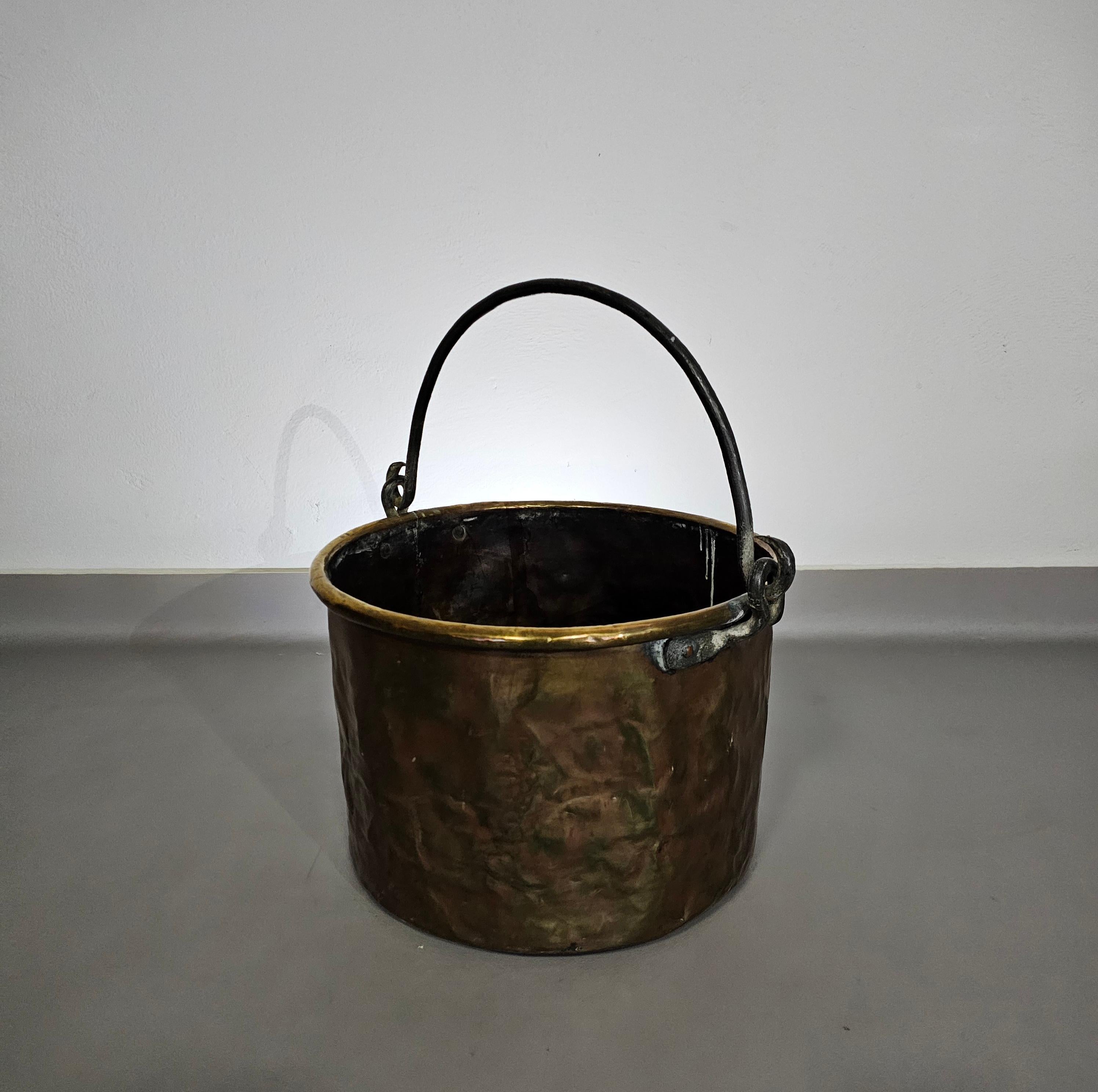 Dutch / Handled Fireplace - Copper / Brass - Bucket  In Good Condition For Sale In WEERT, NL