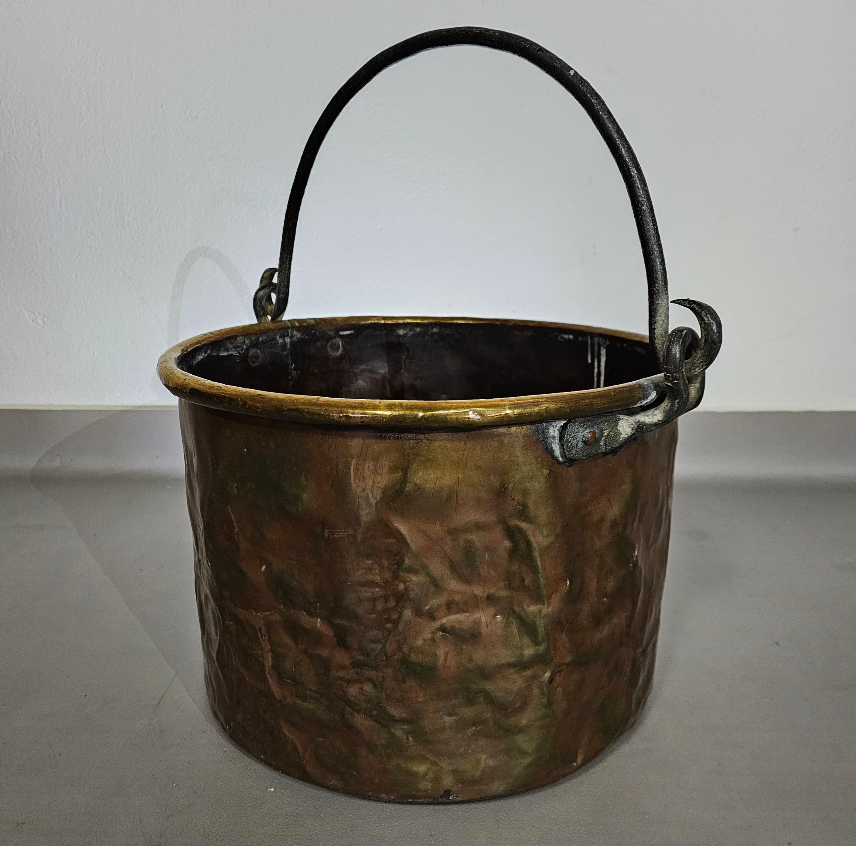 Dutch / Handled Fireplace - Copper / Brass - Bucket In Good Condition For Sale In WEERT, NL