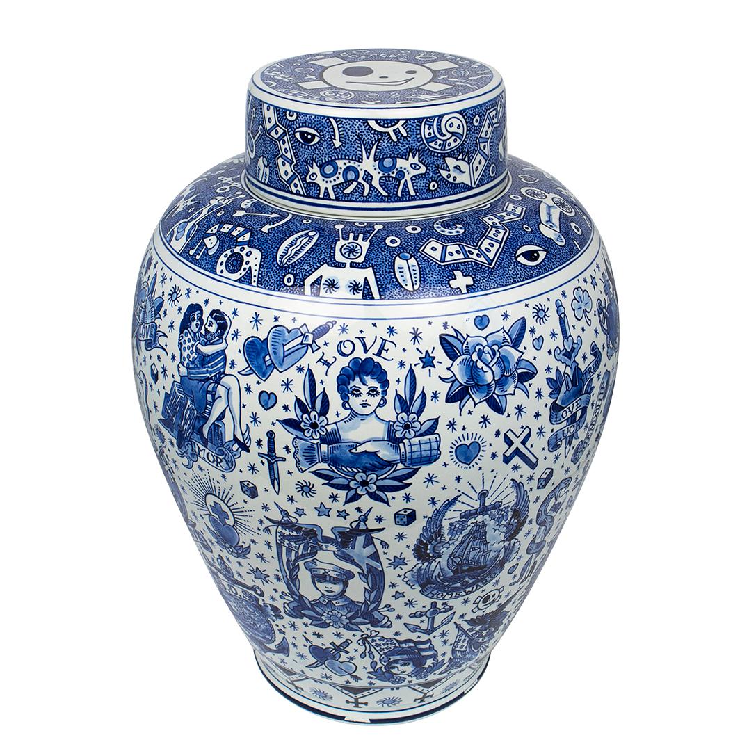 Néerlandais Vase hollandais peint à la main, pot Trueing Love de Royal Delft, collection Schiffmacher en vente