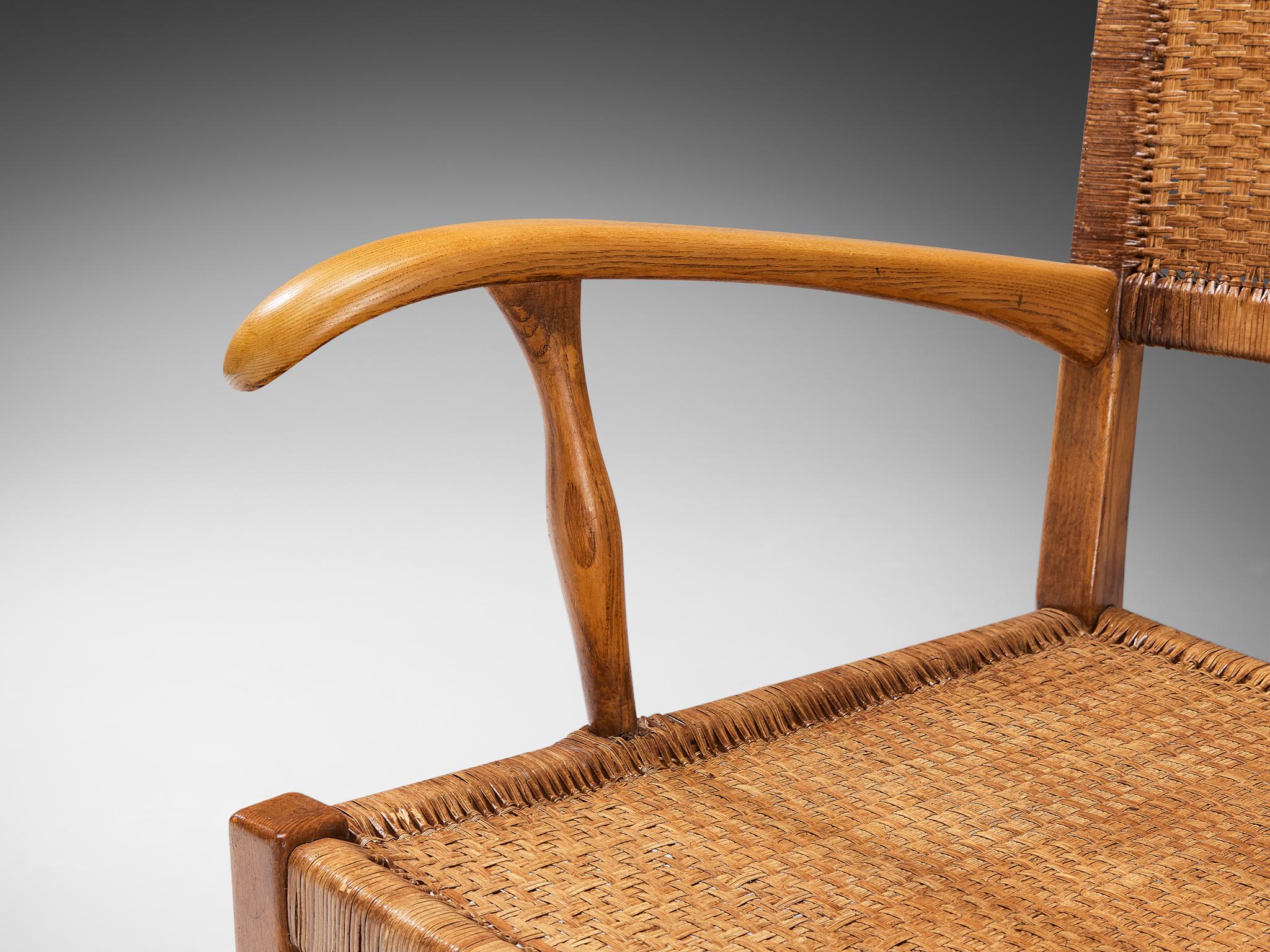 Mid-Century Modern Chaise hollandaise à haut dossier en frêne et rotin  en vente