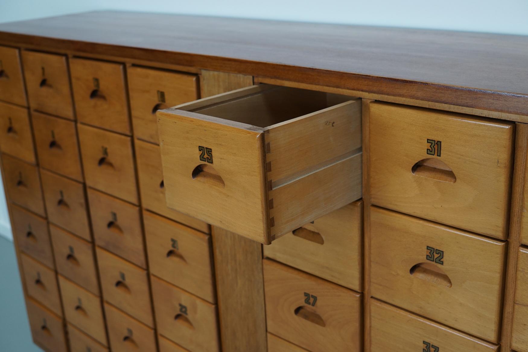 Dutch Industrial Beech Apothecary / School Cabinet, Mid-20th Century In Good Condition For Sale In Nijmegen, NL