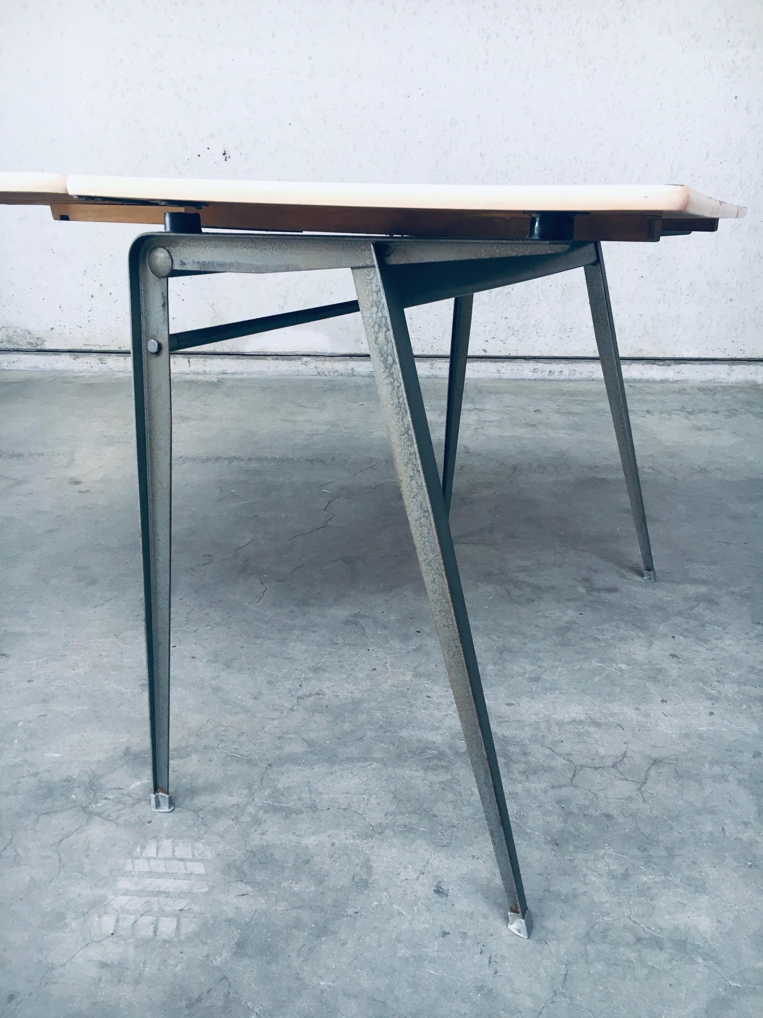 Dutch Industrial Design Desk by Wim Rietveld for Ahrend De Cirkel, 1960's For Sale 6