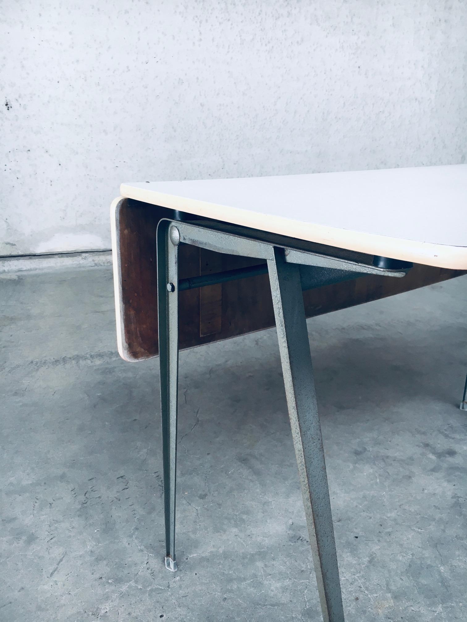 Dutch Industrial Design Desk by Wim Rietveld for Ahrend De Cirkel, 1960's For Sale 9
