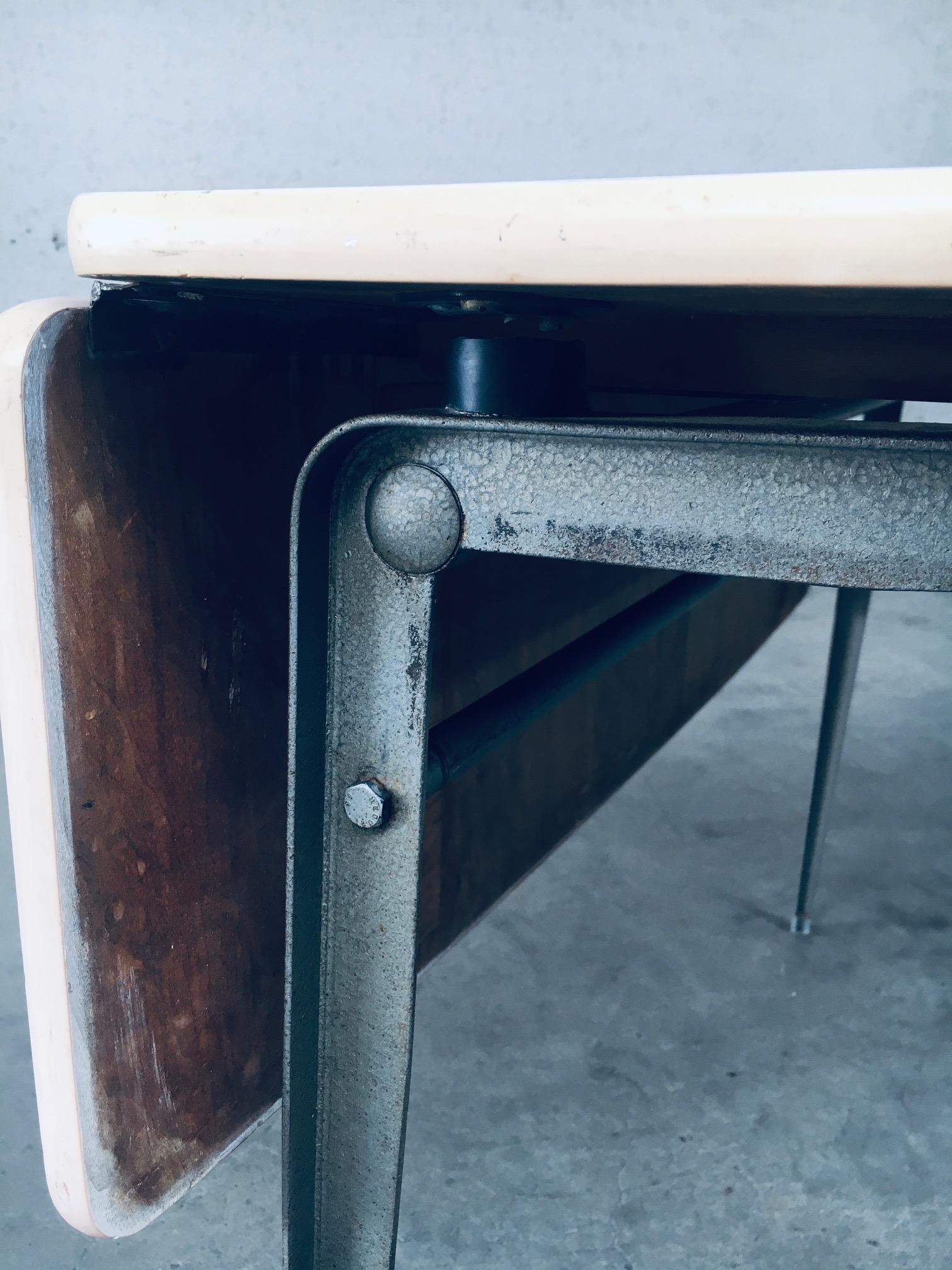 Dutch Industrial Design Desk by Wim Rietveld for Ahrend De Cirkel, 1960's For Sale 11