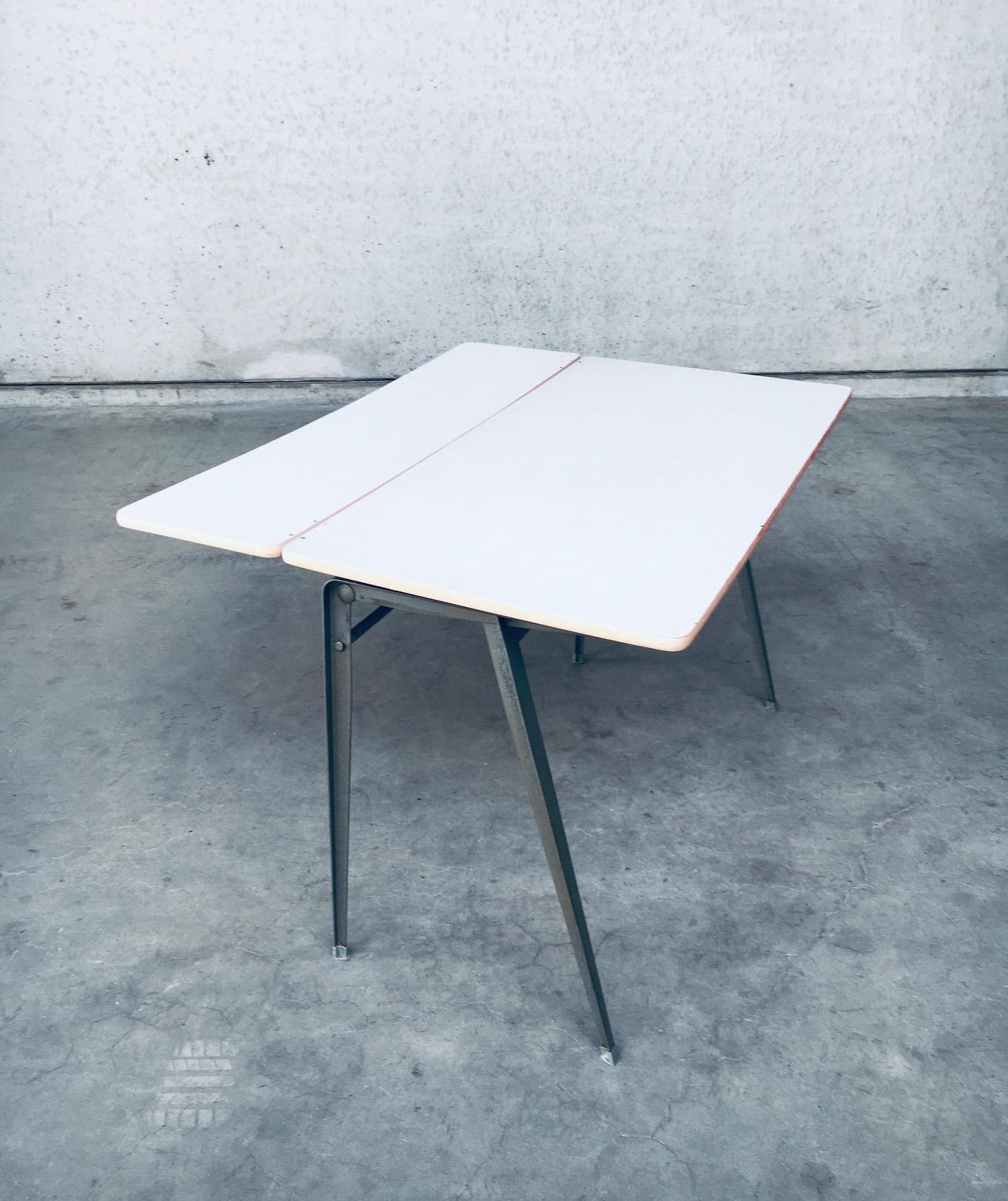 Dutch Industrial Design Desk by Wim Rietveld for Ahrend De Cirkel, 1960's For Sale 1